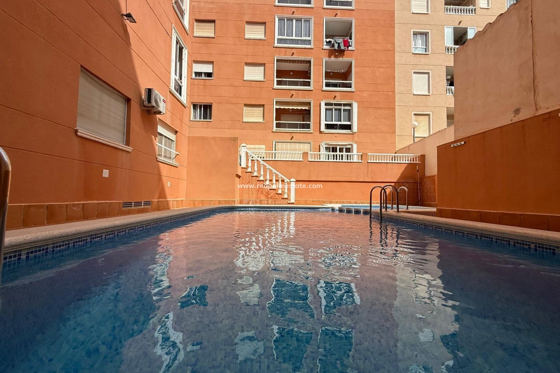 Reventa - Apartamento -
Torrevieja - Playa de los Locos