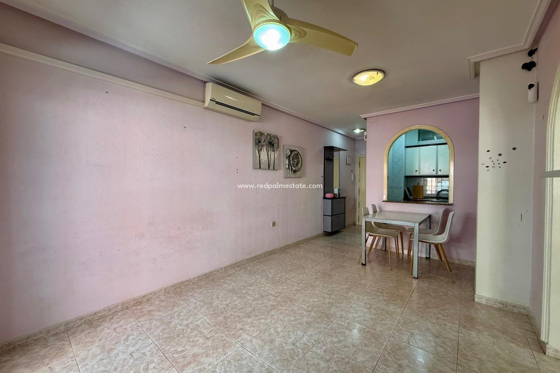 Reventa - Apartamento -
Torrevieja - Playa de los Locos