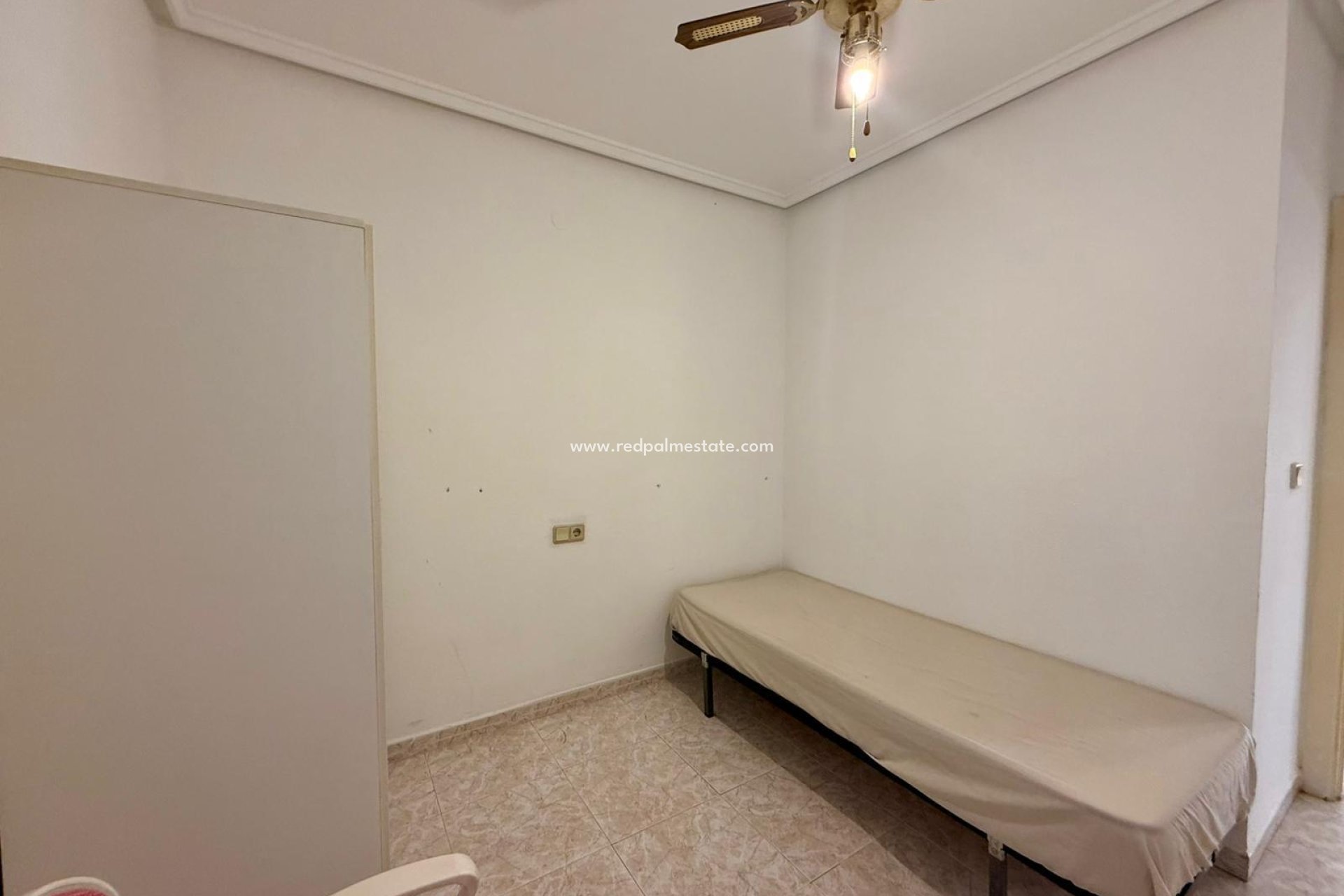 Reventa - Apartamento -
Torrevieja - Playa de los Locos