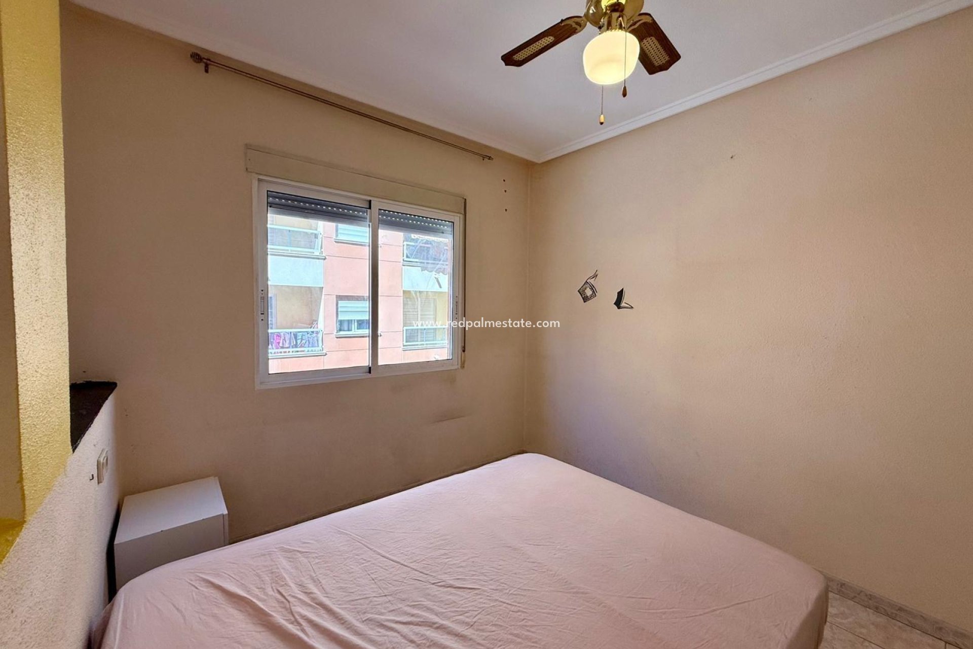 Reventa - Apartamento -
Torrevieja - Playa de los Locos