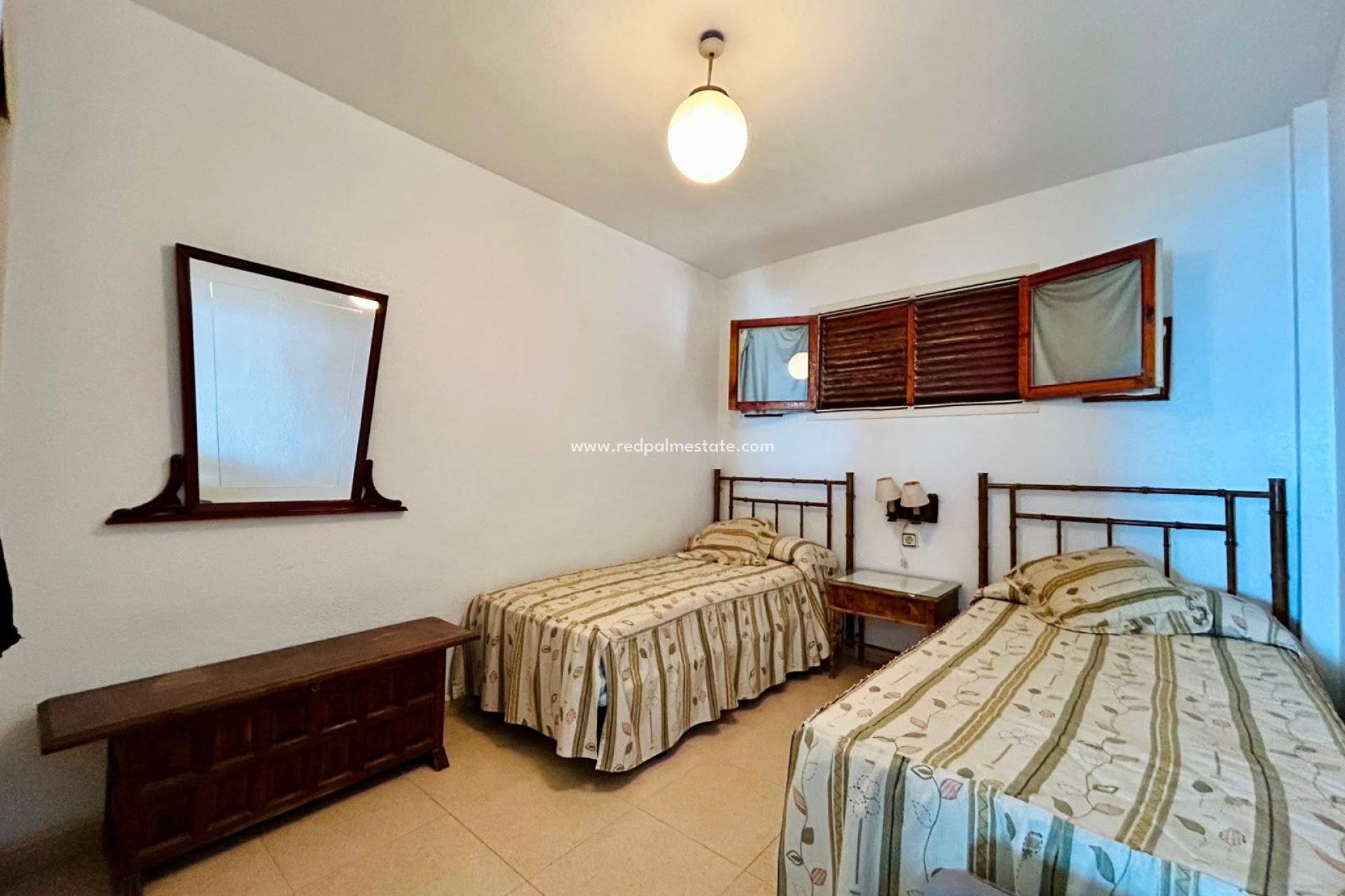 Reventa - Apartamento -
Torrevieja - Playa de los Locos