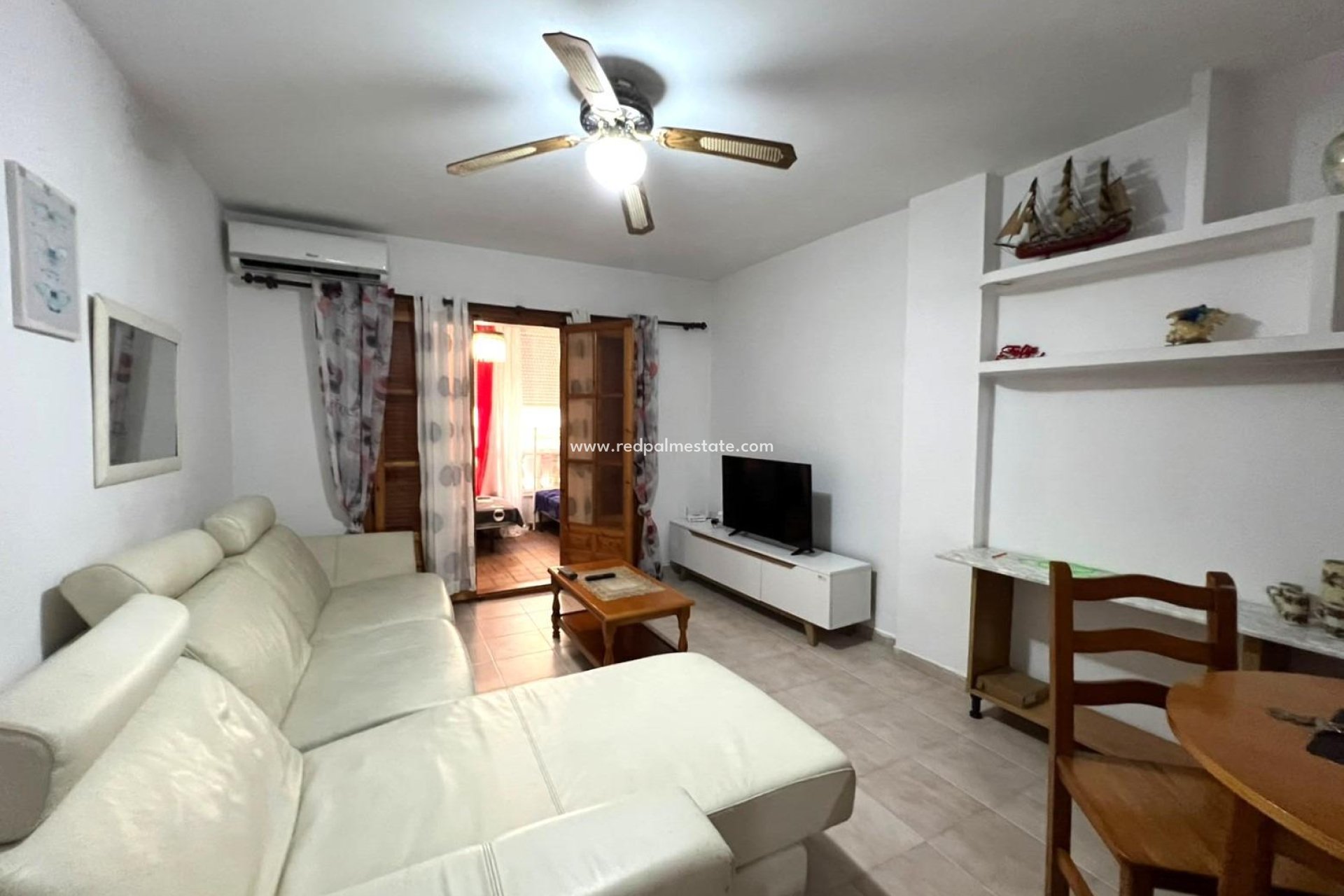 Reventa - Apartamento -
Torrevieja - Playa de los Locos
