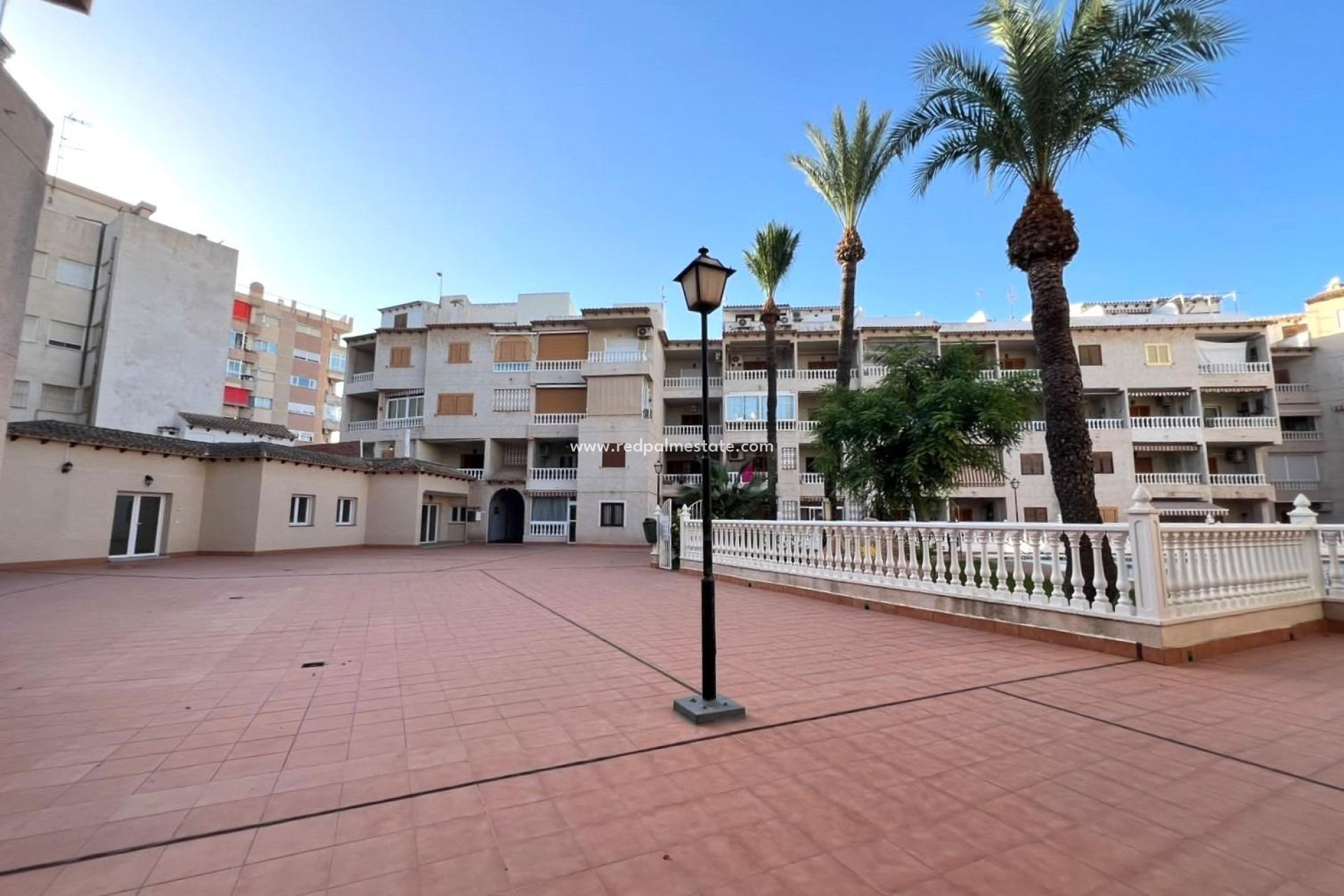 Reventa - Apartamento -
Torrevieja - Playa de los Locos