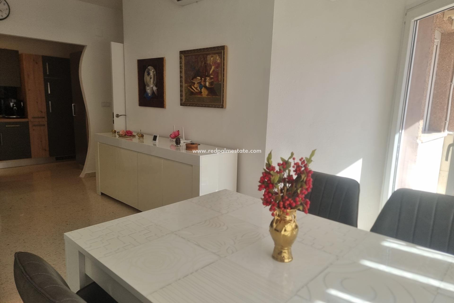 Reventa - Apartamento -
Torrevieja - Playa de los Locos