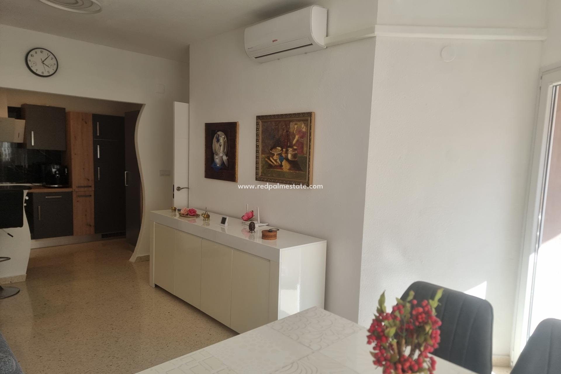 Reventa - Apartamento -
Torrevieja - Playa de los Locos