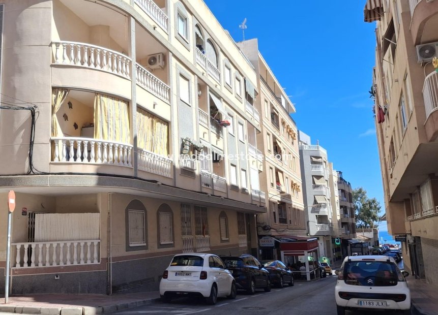 Reventa - Apartamento -
Torrevieja - Playa de los Locos