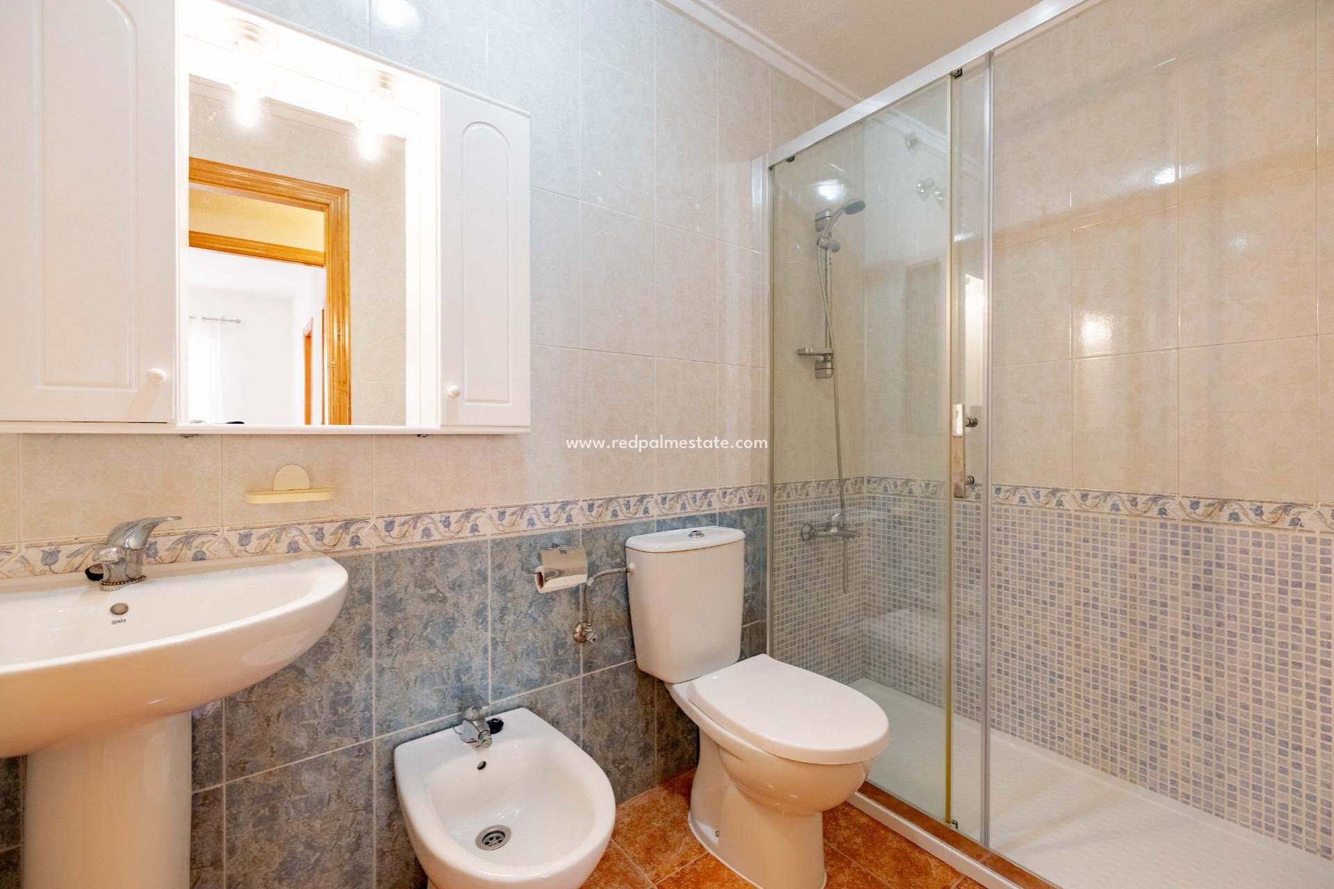 Reventa - Apartamento -
Torrevieja - Playa de los Locos