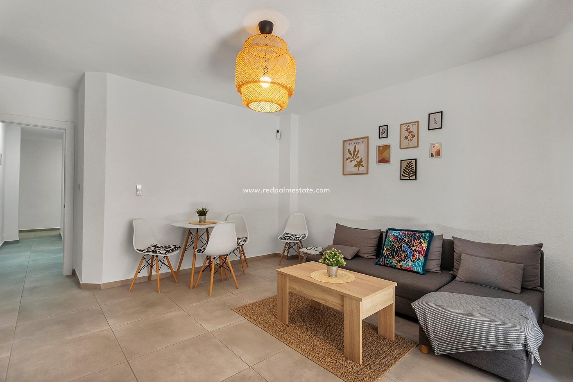 Reventa - Apartamento -
Torrevieja - Playa de los Locos