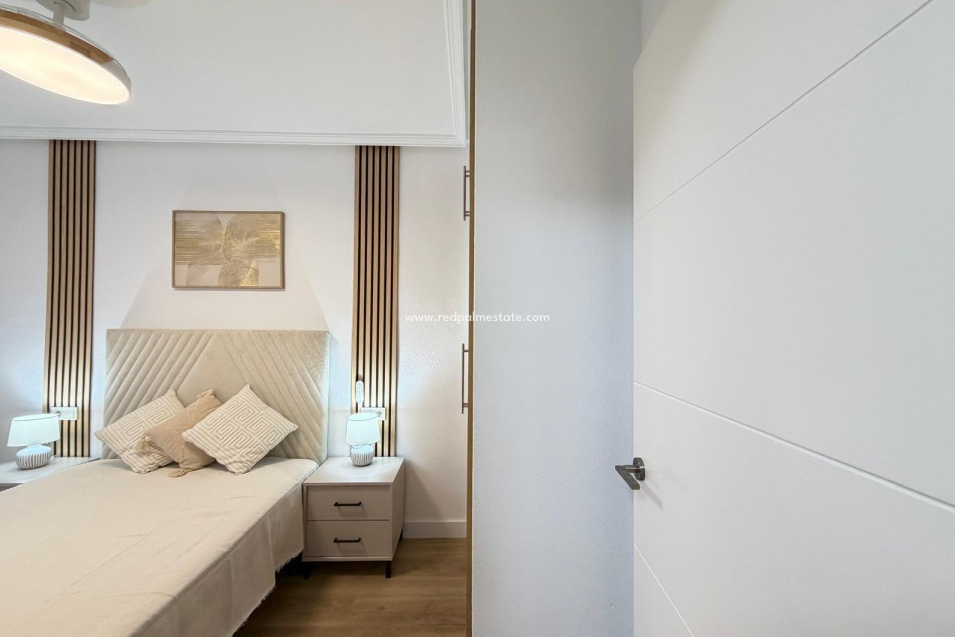 Reventa - Apartamento -
Torrevieja - Playa de los Locos