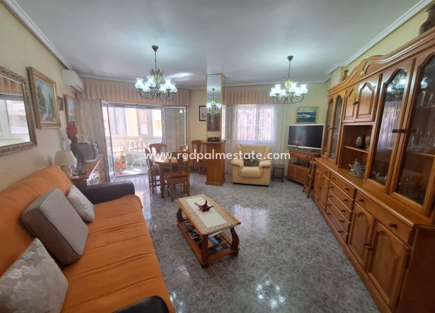 Reventa - Apartamento -
Torrevieja - Playa de los Locos