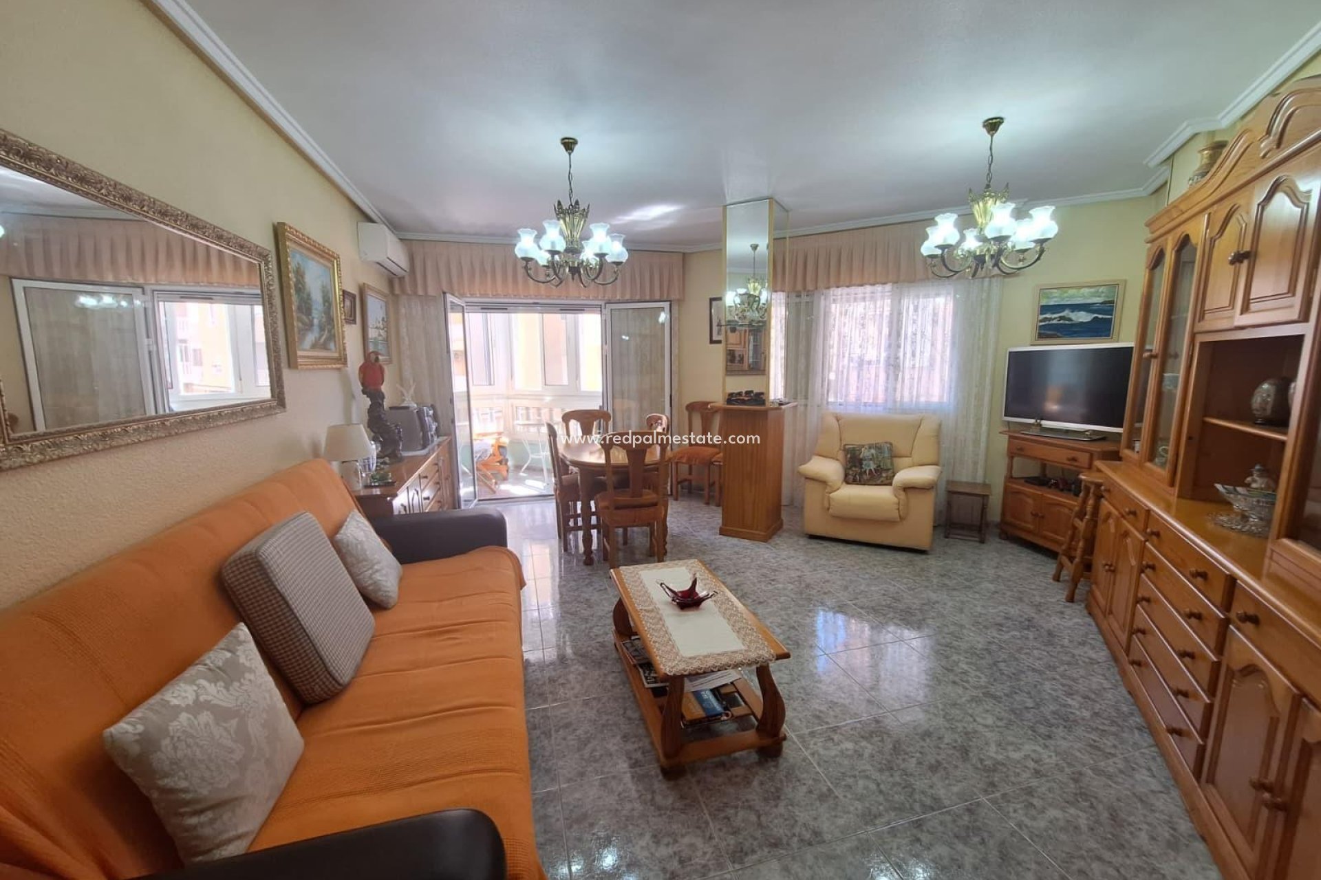 Reventa - Apartamento -
Torrevieja - Playa de los Locos