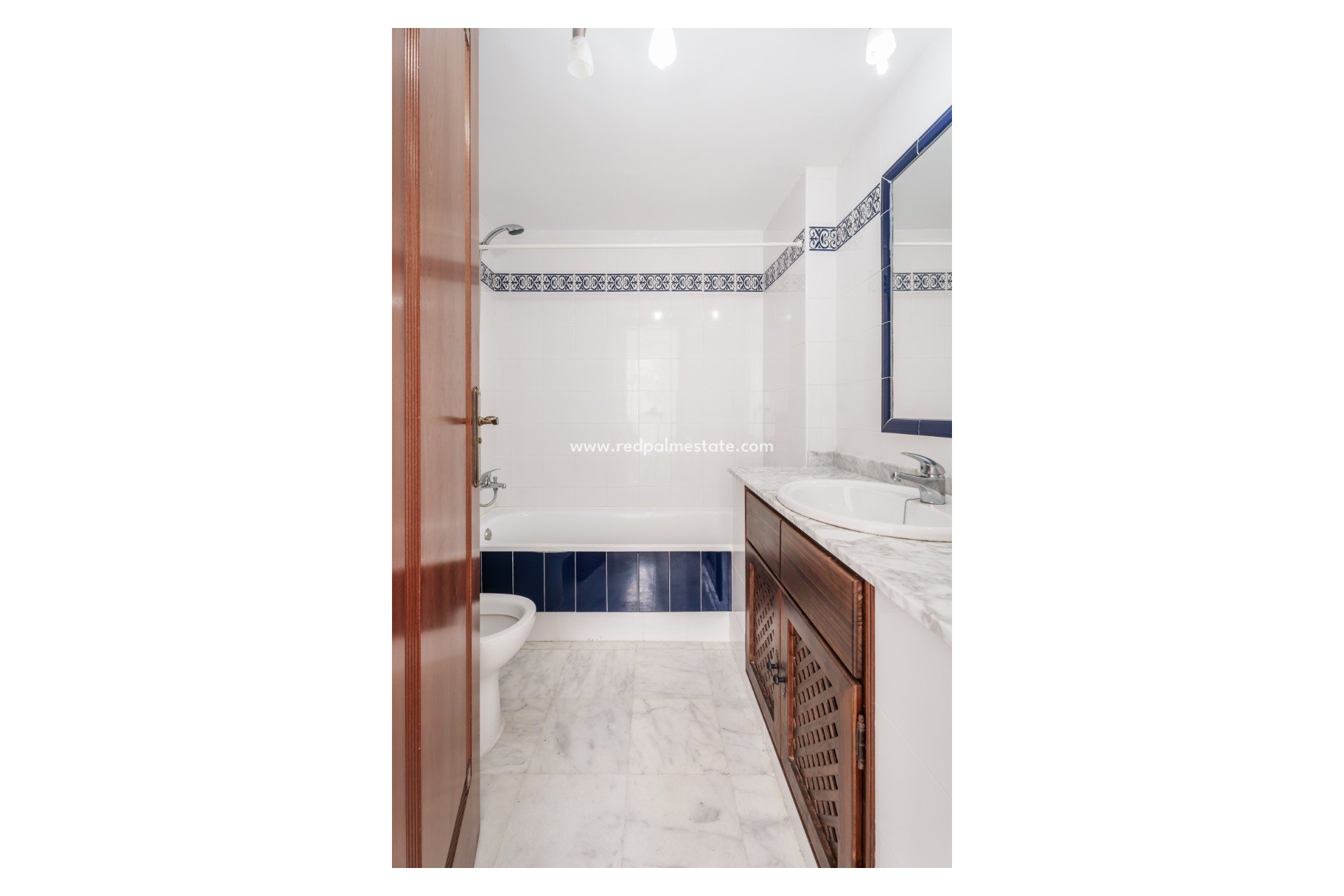 Reventa - Apartamento -
Torrevieja - Playa de los Locos