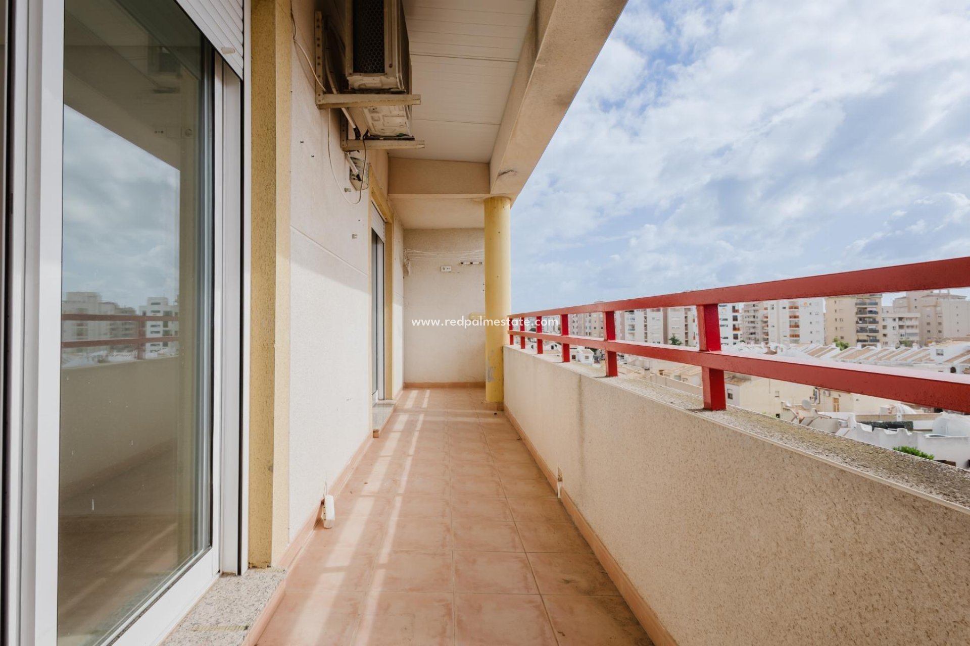 Reventa - Apartamento -
Torrevieja - Playa de los locos
