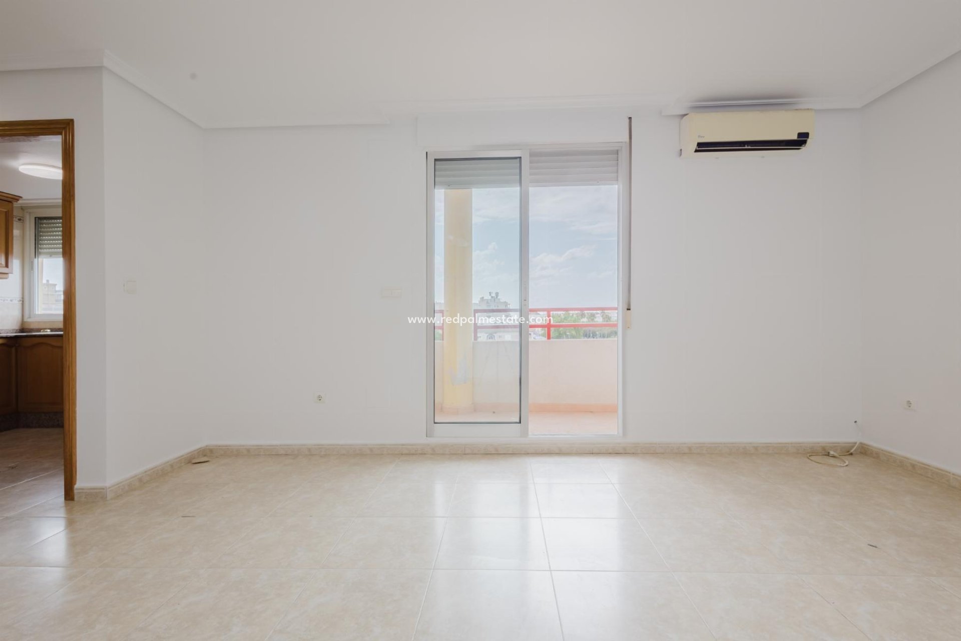 Reventa - Apartamento -
Torrevieja - Playa de los locos