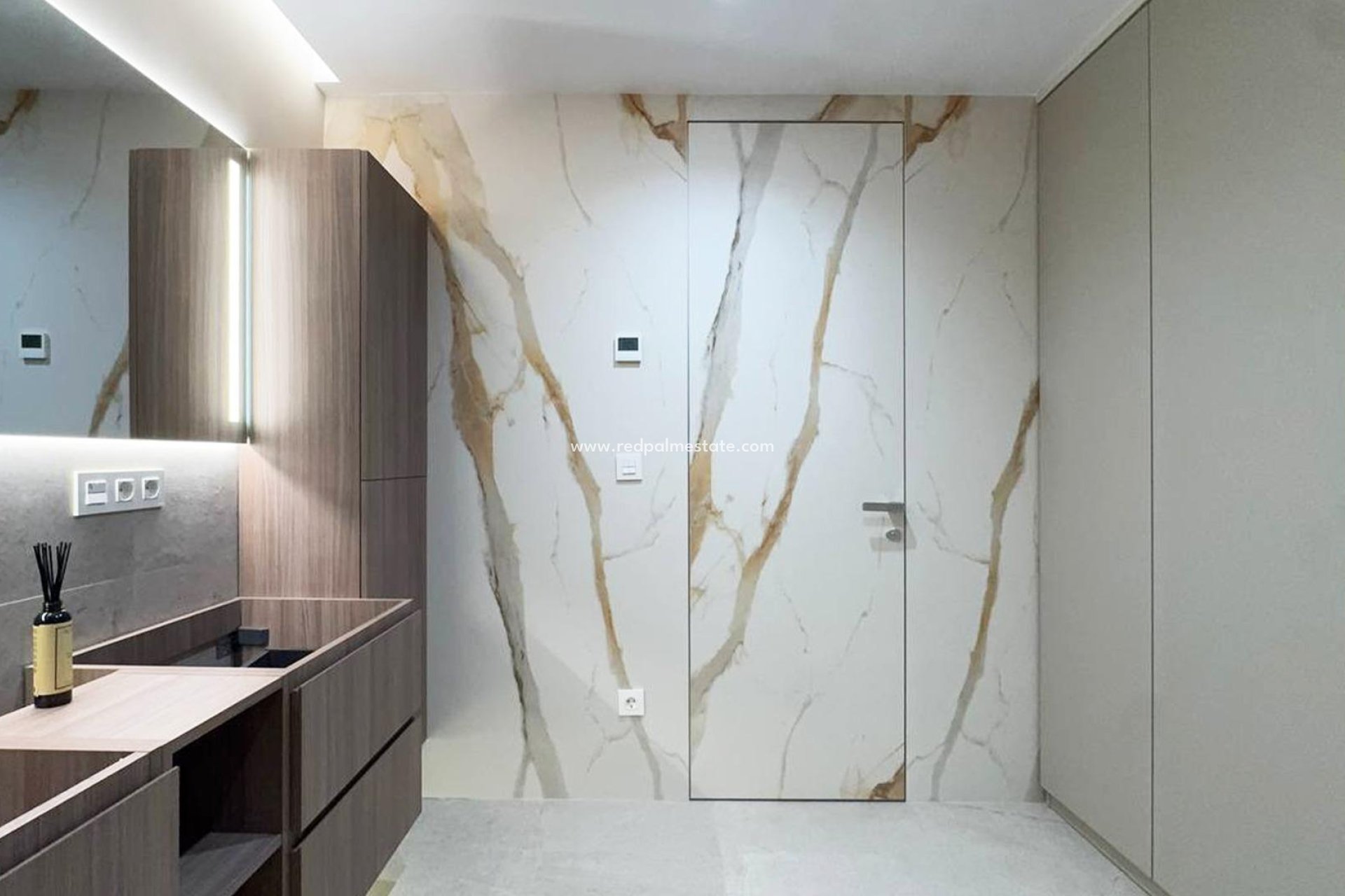 Reventa - Apartamento -
Torrevieja - Playa de los Locos