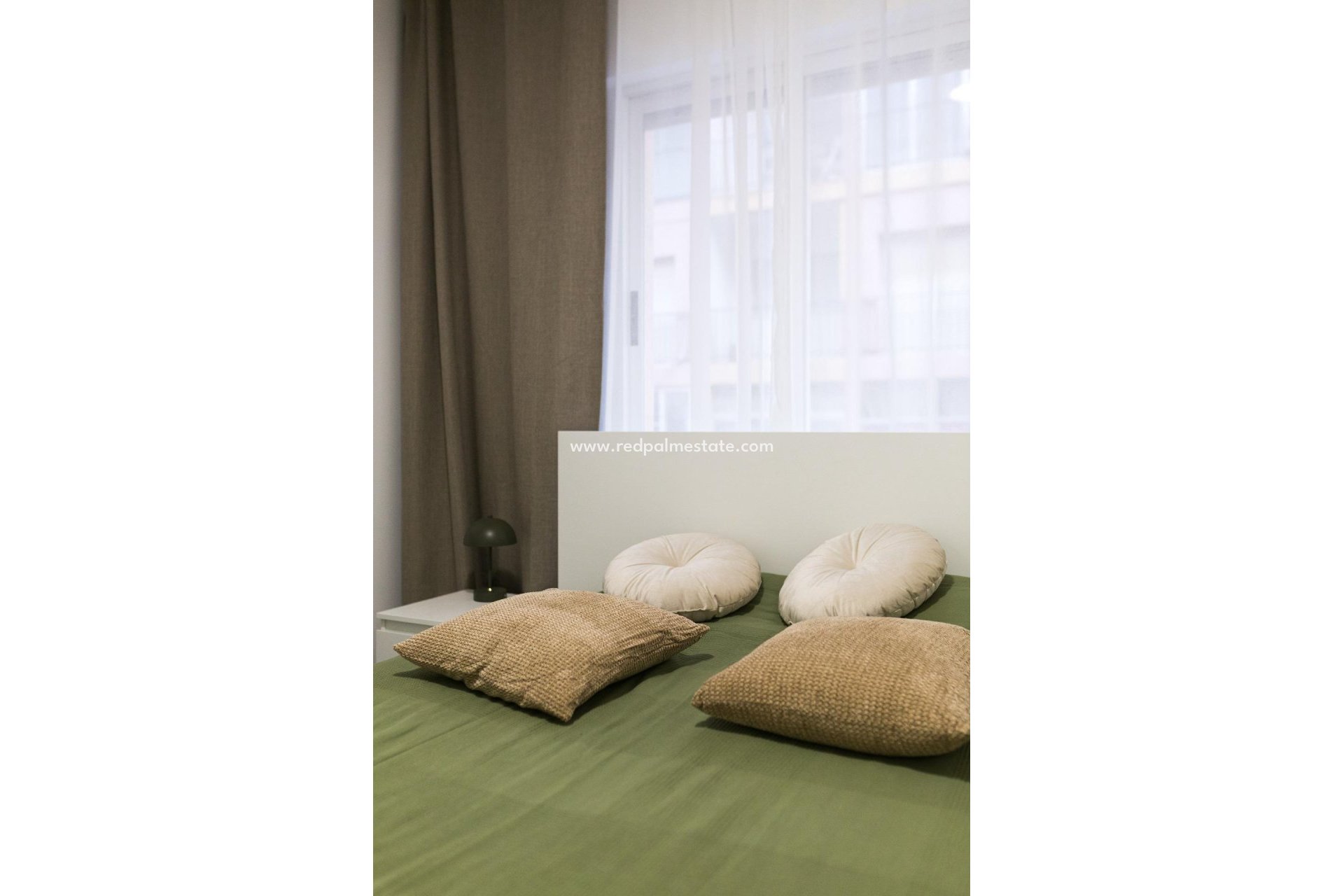 Reventa - Apartamento -
Torrevieja - Playa de los Locos