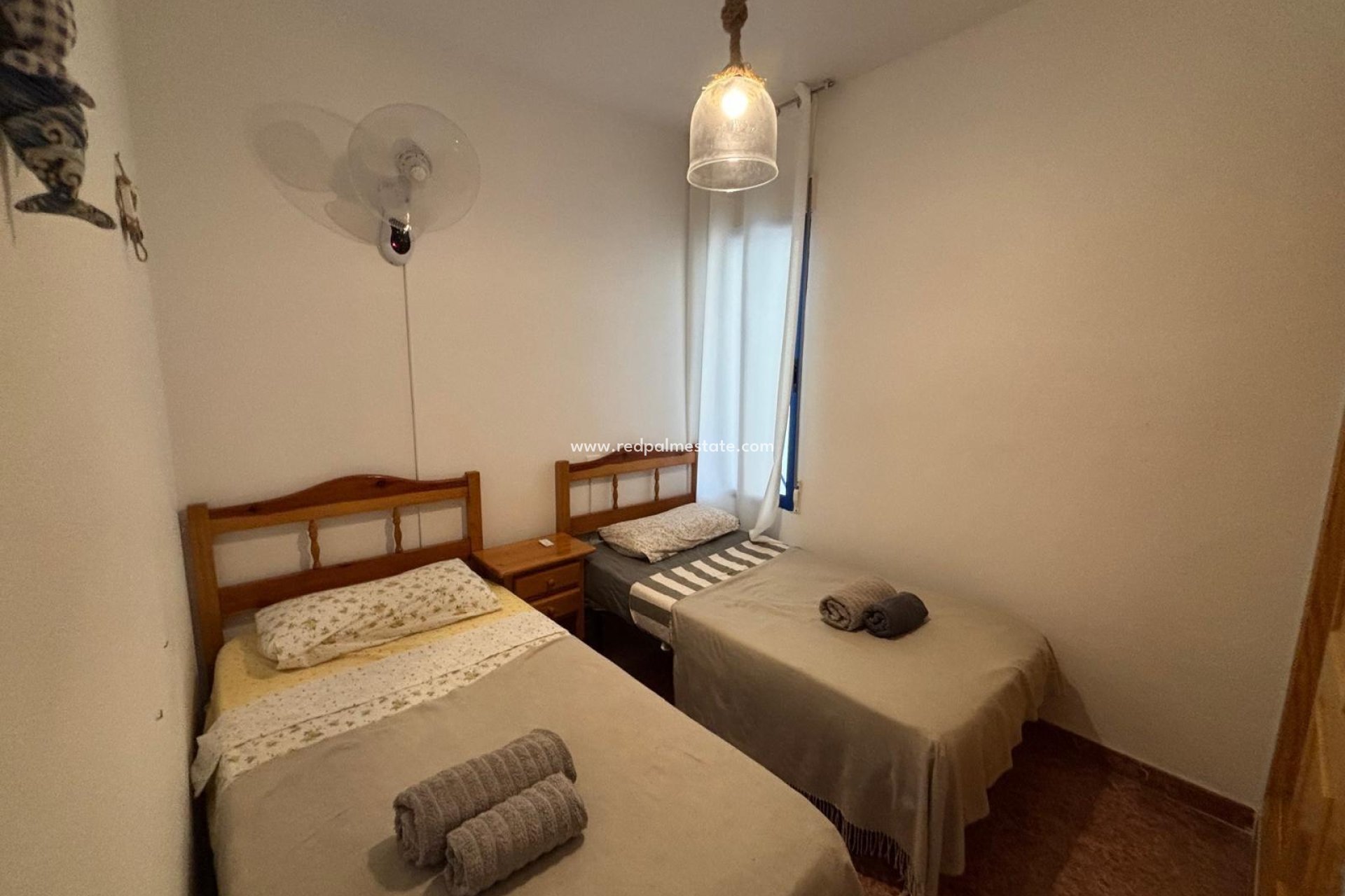 Reventa - Apartamento -
Torrevieja - Playa de los Locos