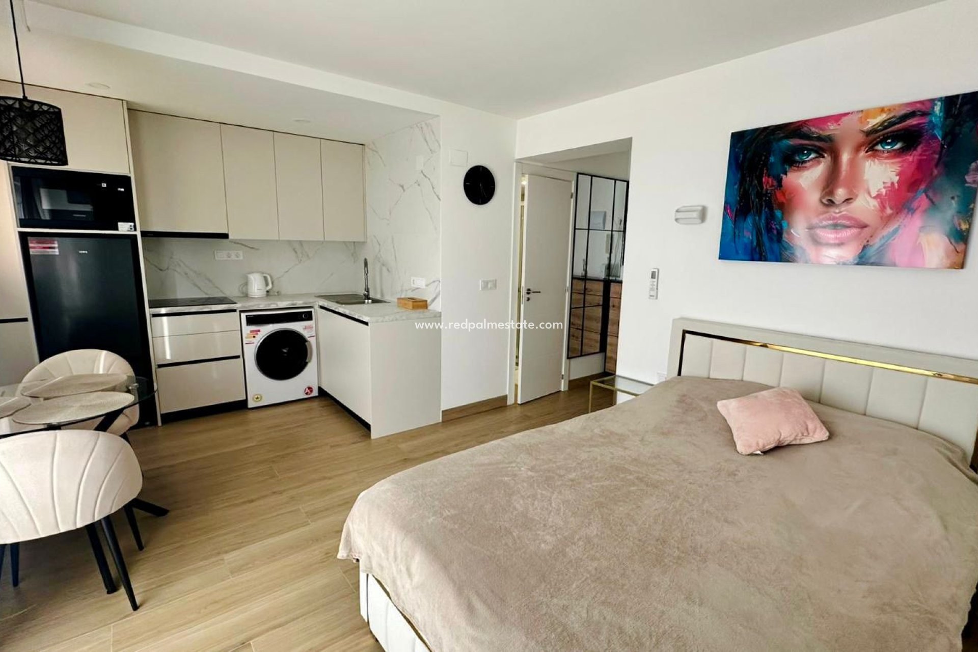 Reventa - Apartamento -
Torrevieja - Playa de los Locos