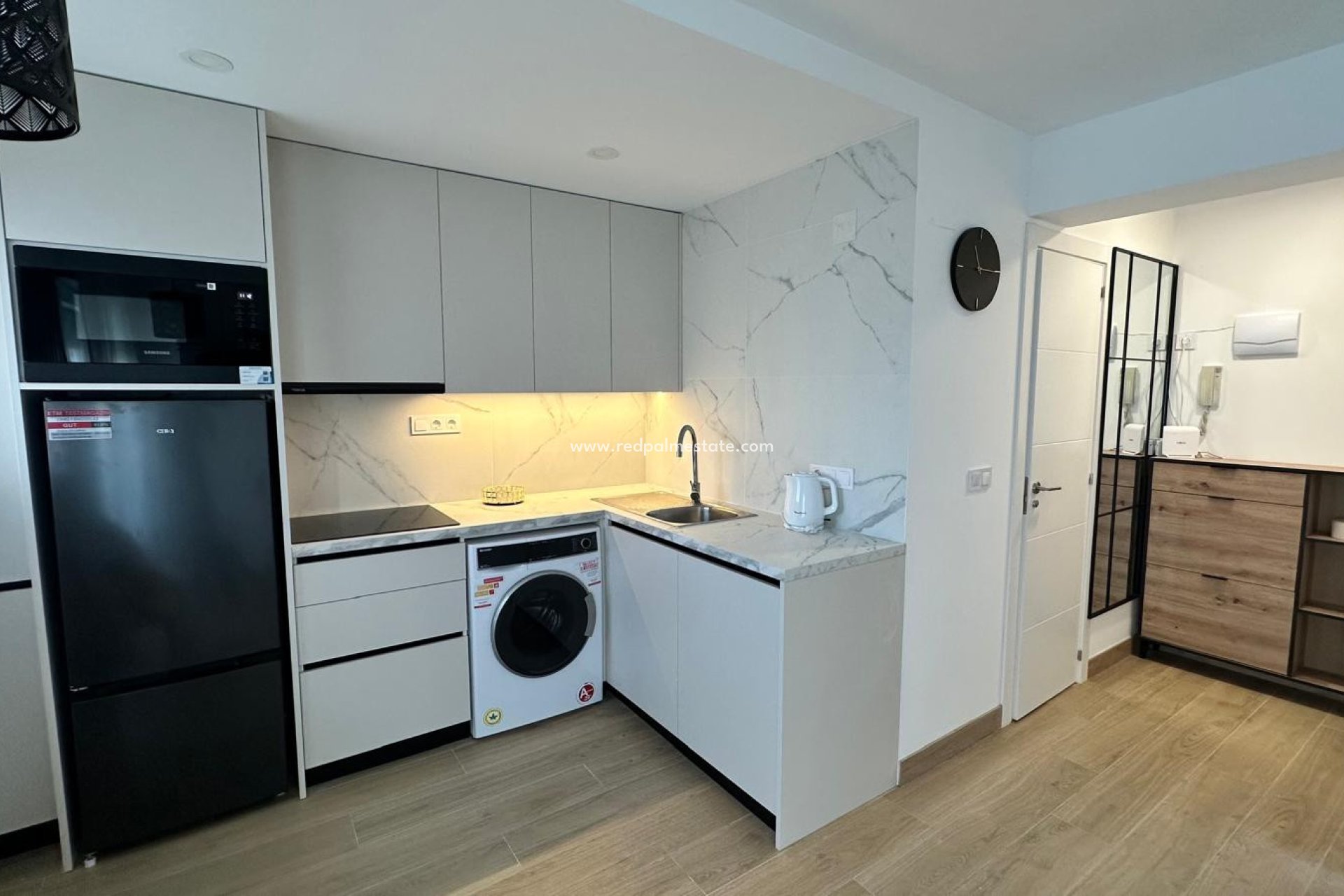 Reventa - Apartamento -
Torrevieja - Playa de los Locos