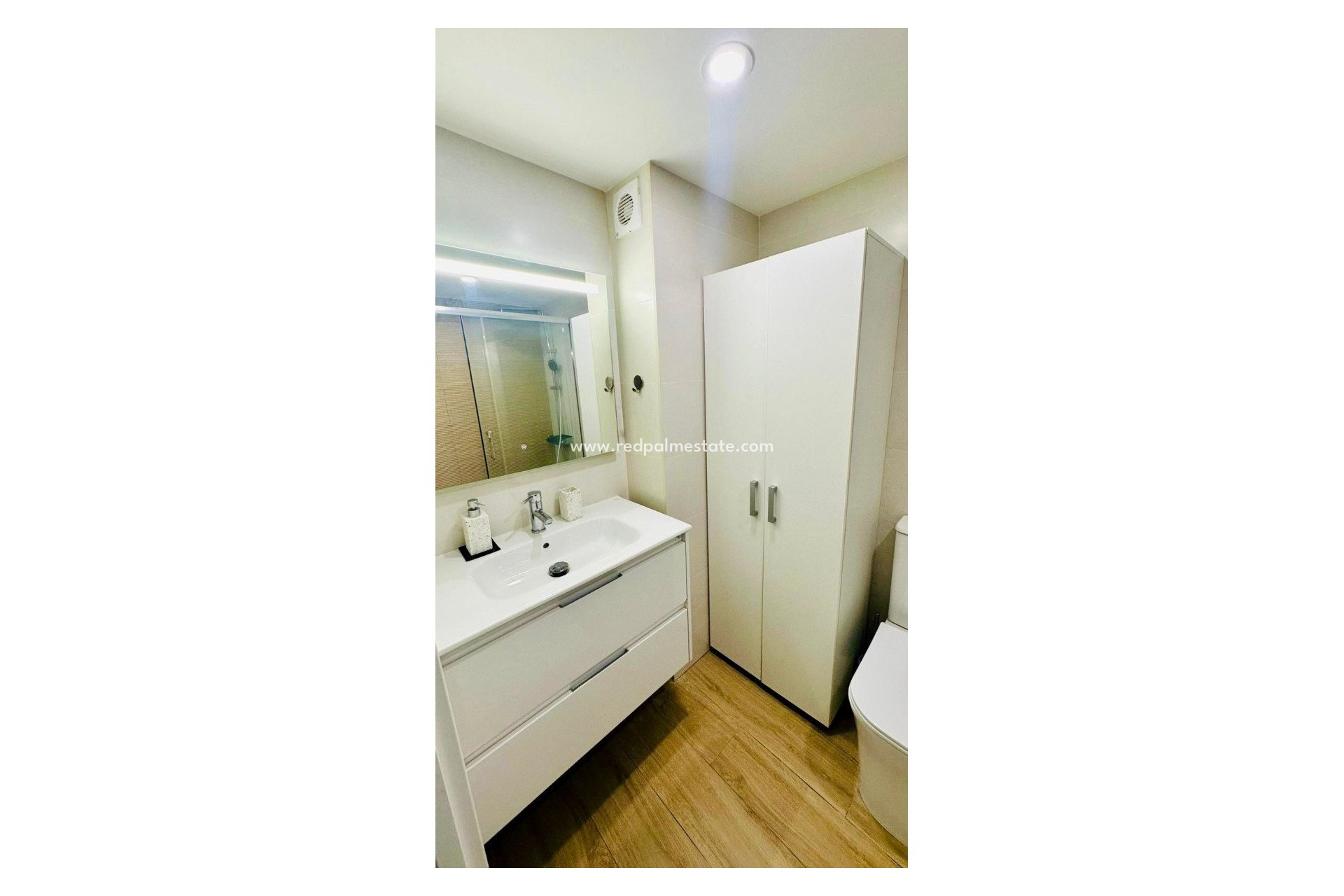 Reventa - Apartamento -
Torrevieja - Playa de los Locos