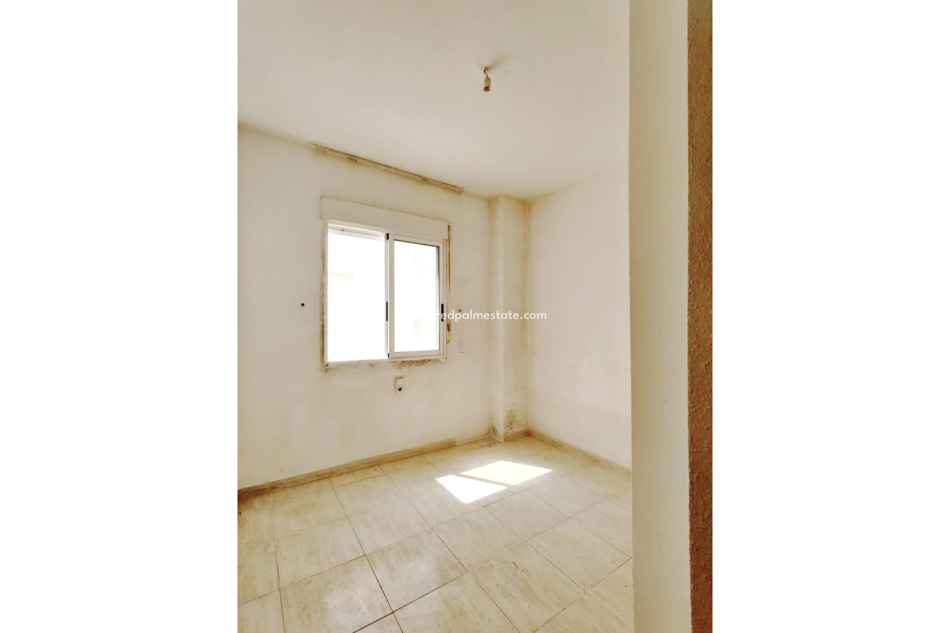 Reventa - Apartamento -
Torrevieja - Playa de los Locos