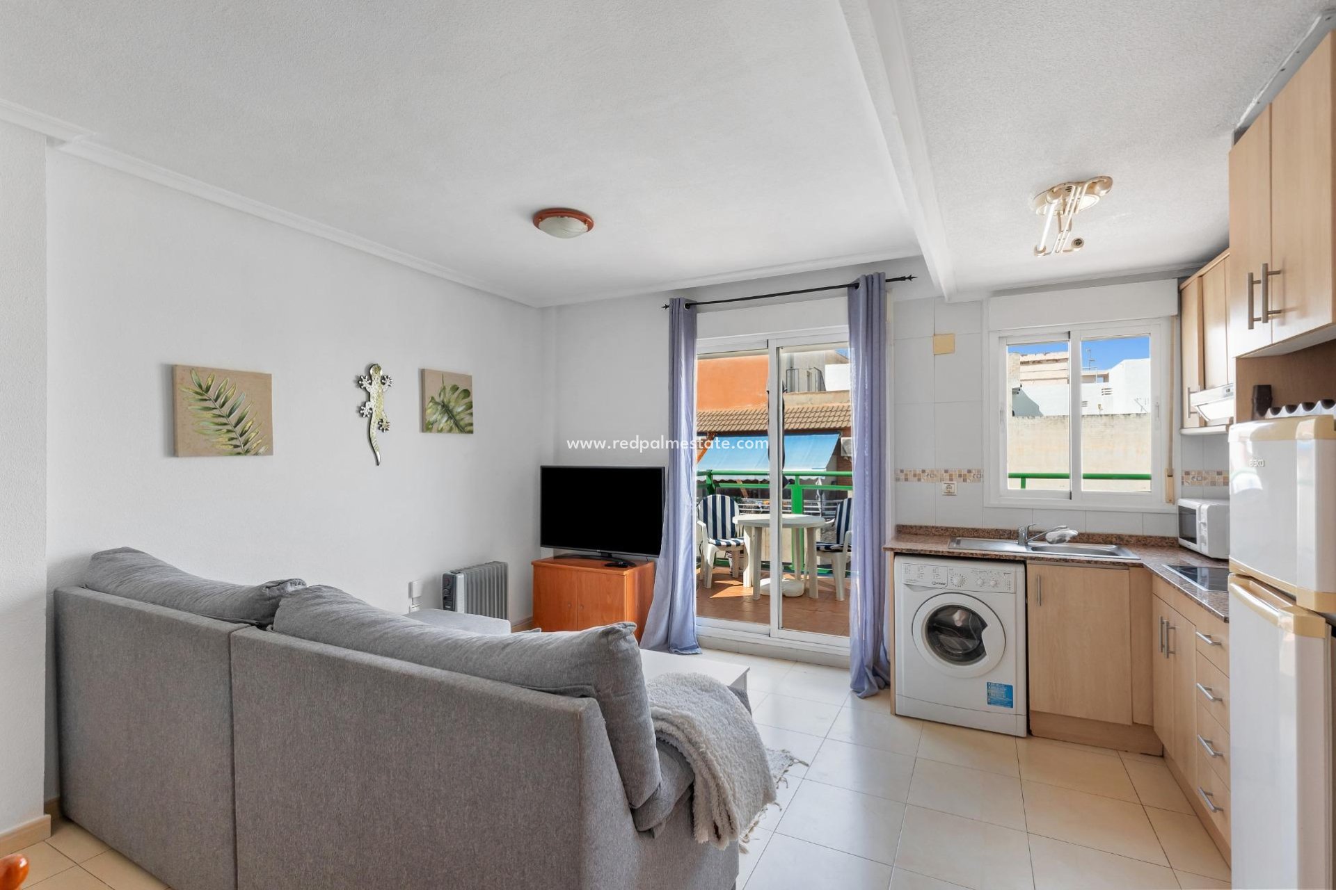 Reventa - Apartamento -
Torrevieja - Playa de los Locos