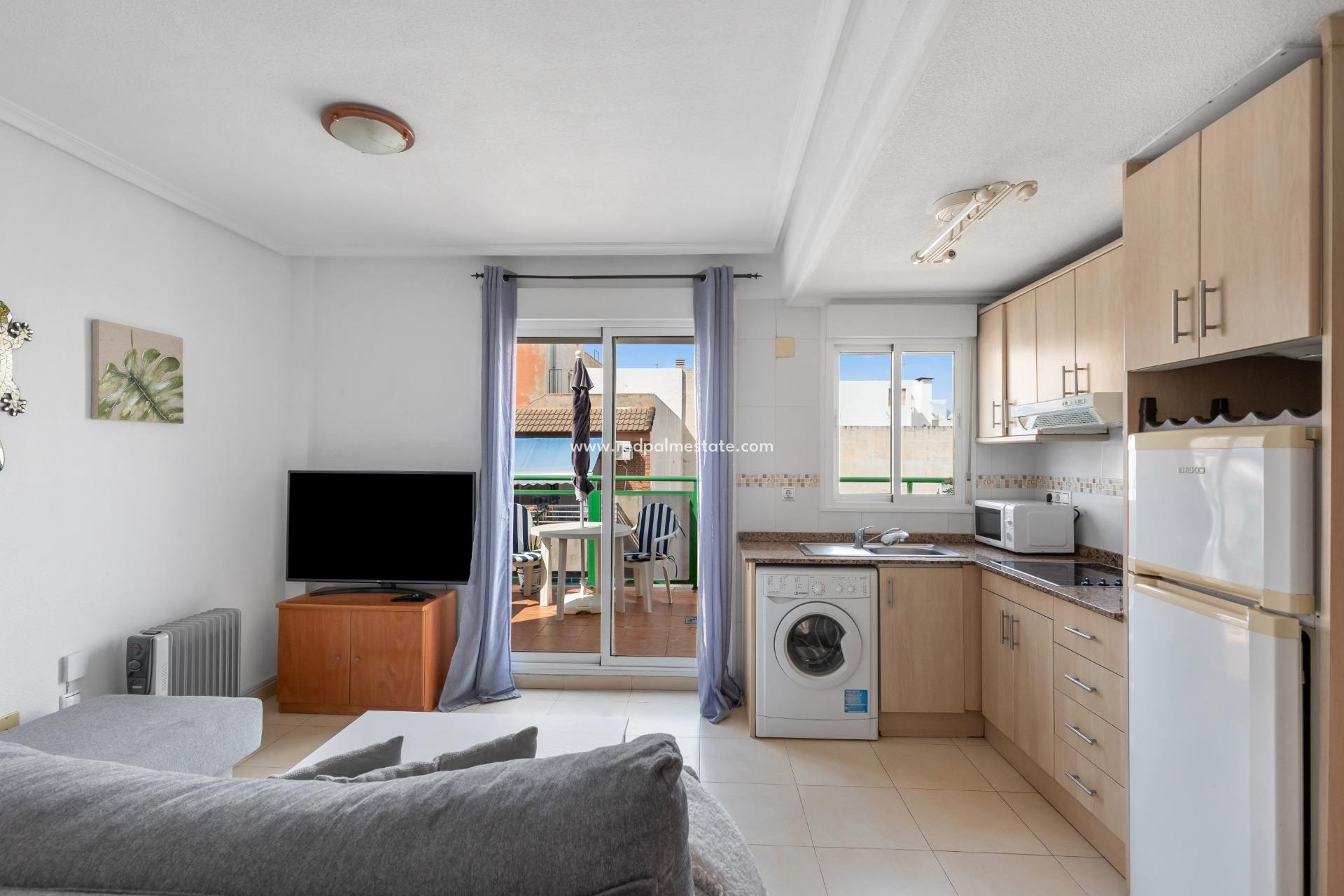 Reventa - Apartamento -
Torrevieja - Playa de los Locos