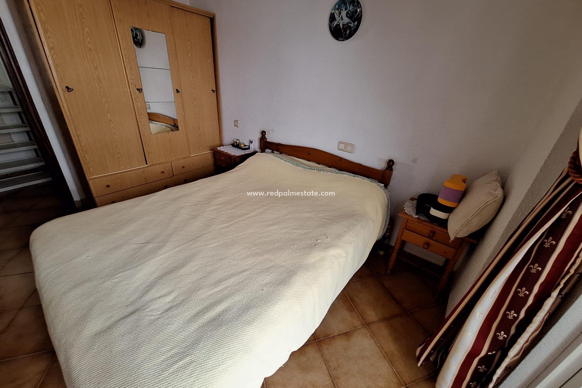 Reventa - Apartamento -
Torrevieja - Playa de los Locos