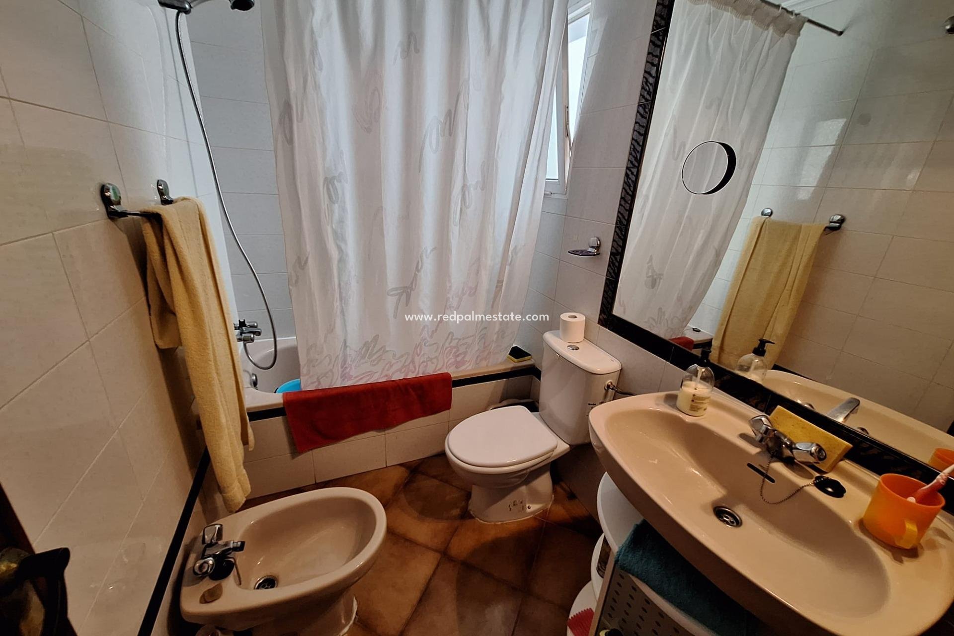 Reventa - Apartamento -
Torrevieja - Playa de los Locos