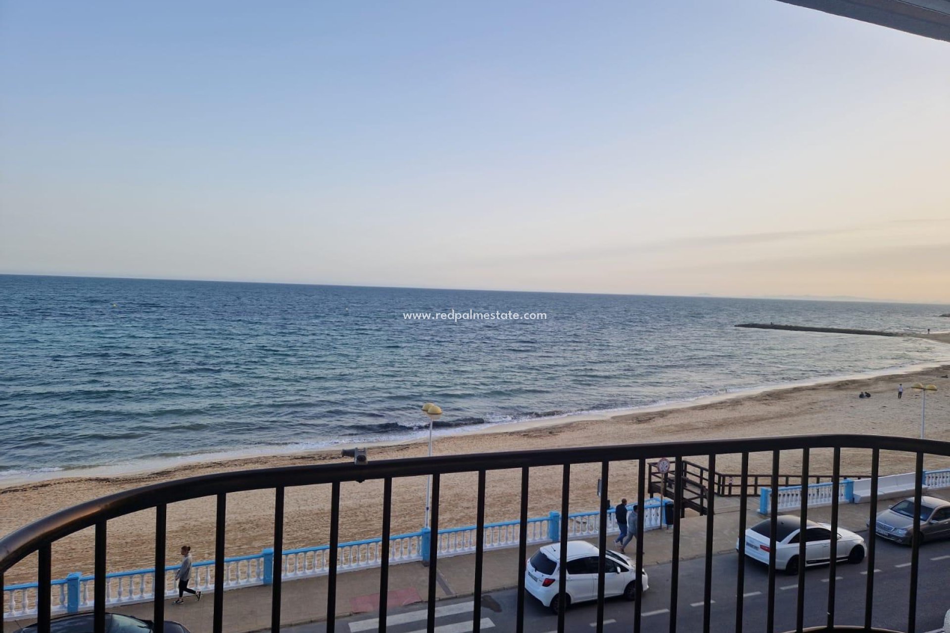 Reventa - Apartamento -
Torrevieja - Playa de los Locos
