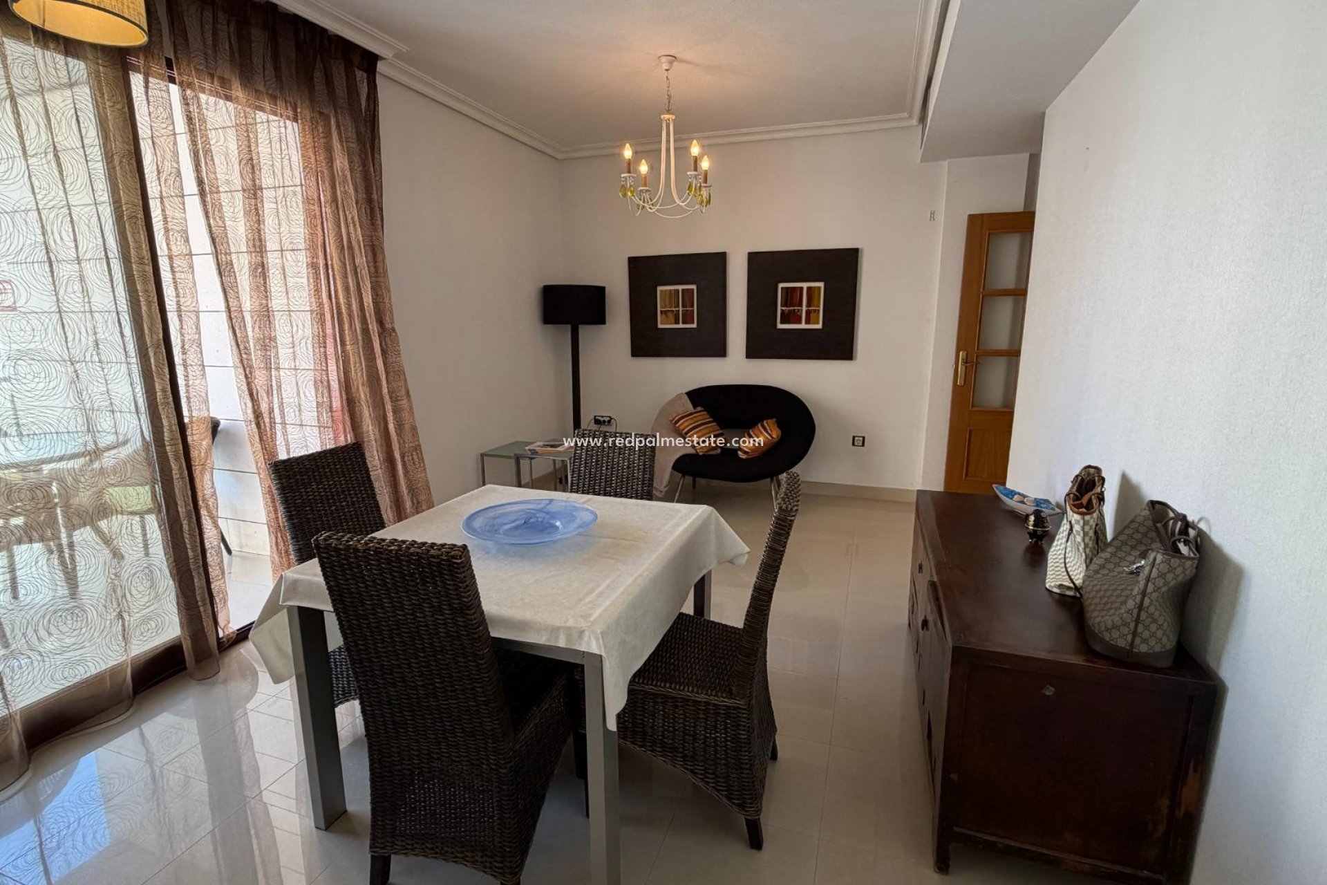 Reventa - Apartamento -
Torrevieja - Playa de los Locos