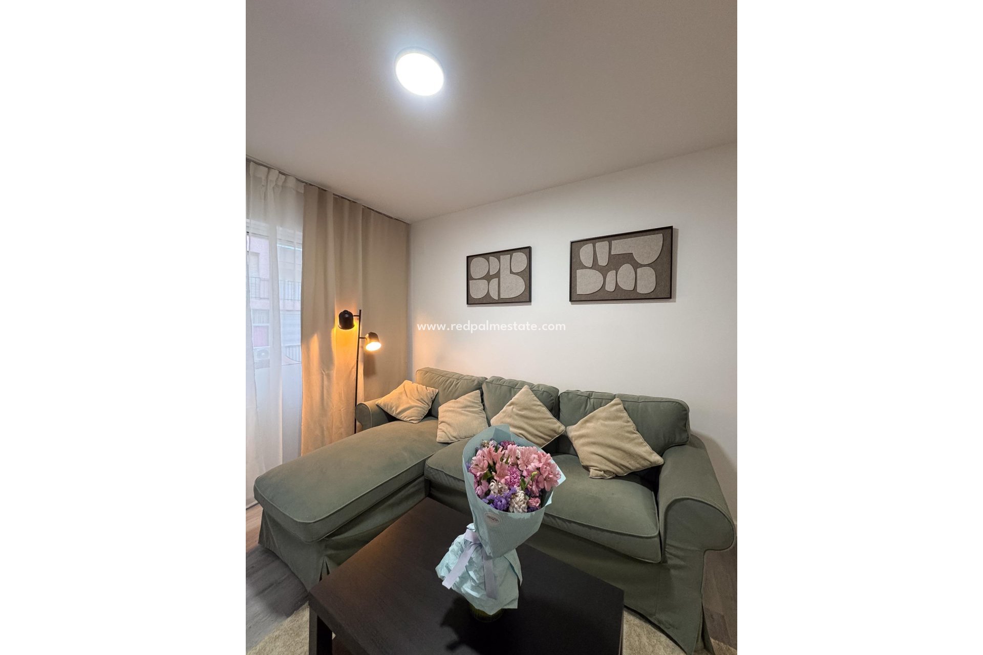 Reventa - Apartamento -
Torrevieja - Playa de los Locos