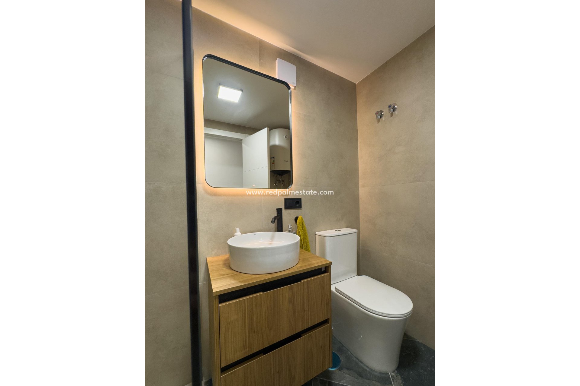 Reventa - Apartamento -
Torrevieja - Playa de los Locos