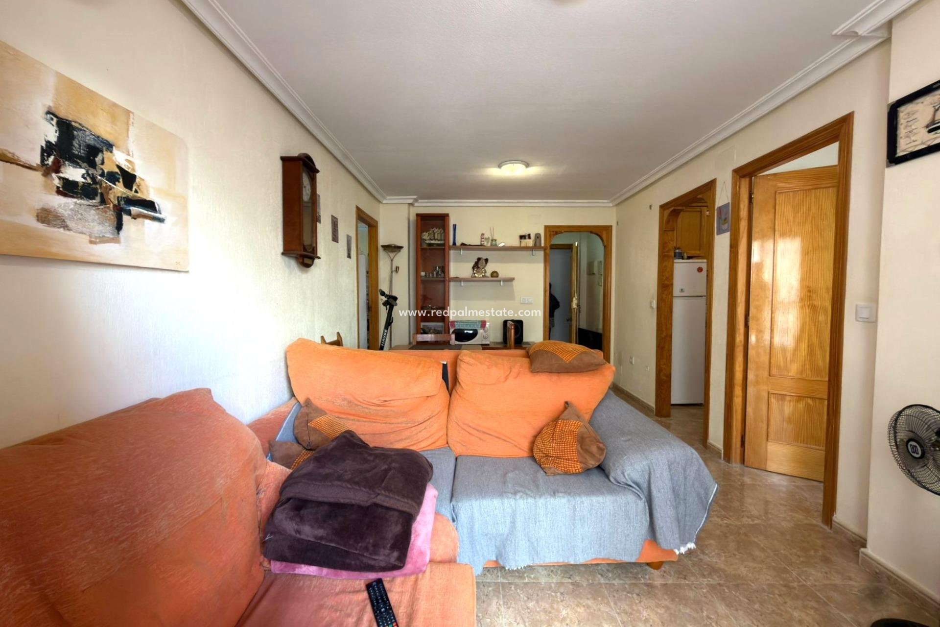 Reventa - Apartamento -
Torrevieja - Playa de los Locos