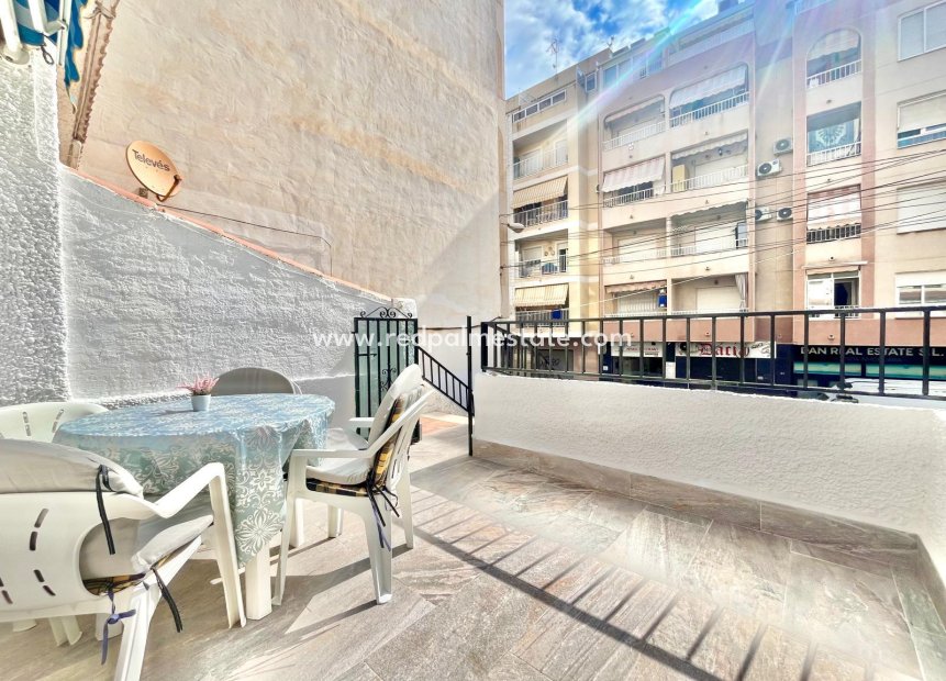 Reventa - Apartamento -
Torrevieja - Playa de los Locos