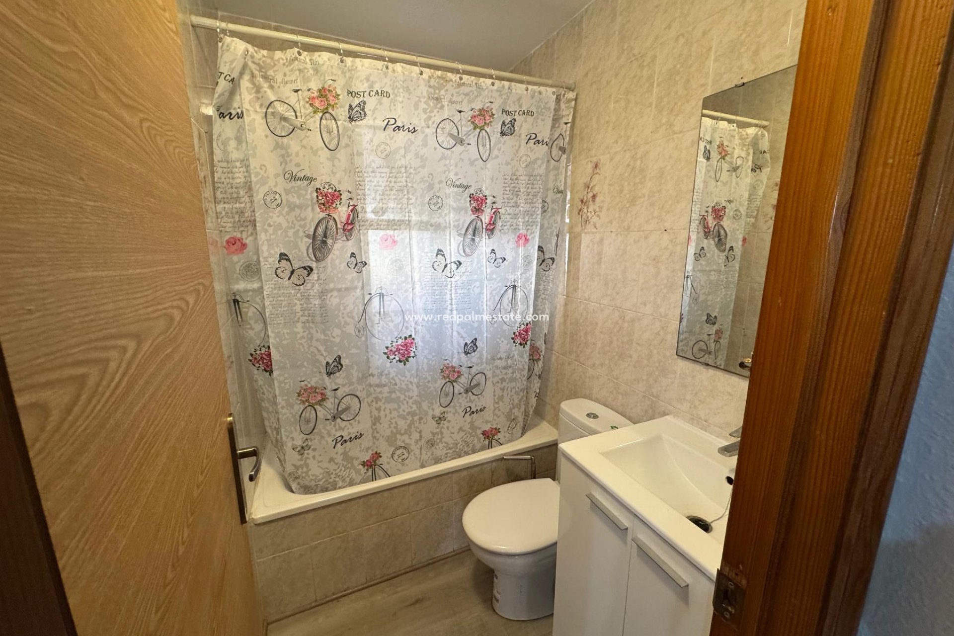 Reventa - Apartamento -
Torrevieja - Playa de los Locos