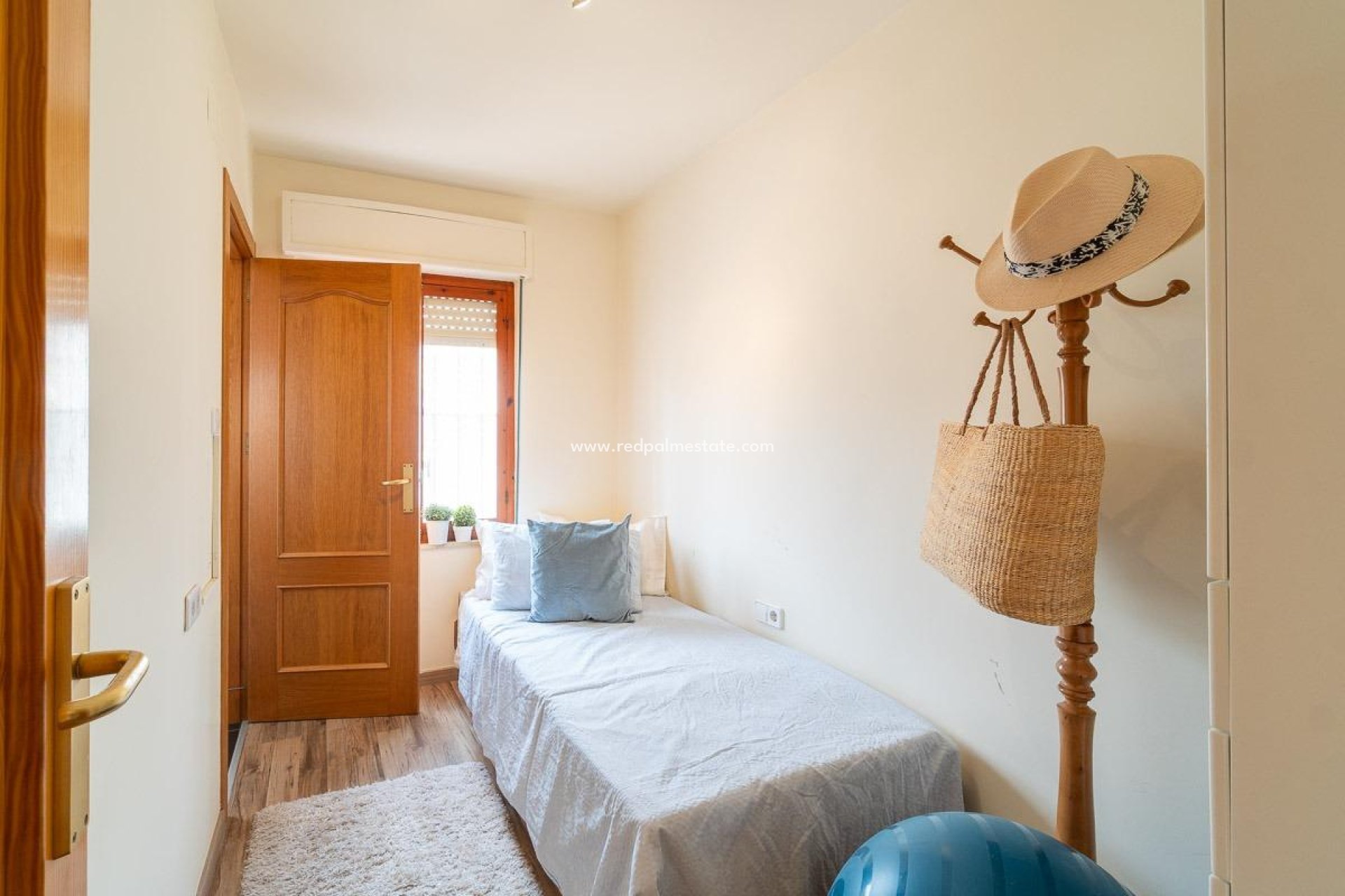 Reventa - Apartamento -
Torrevieja - Playa de los Naufragos