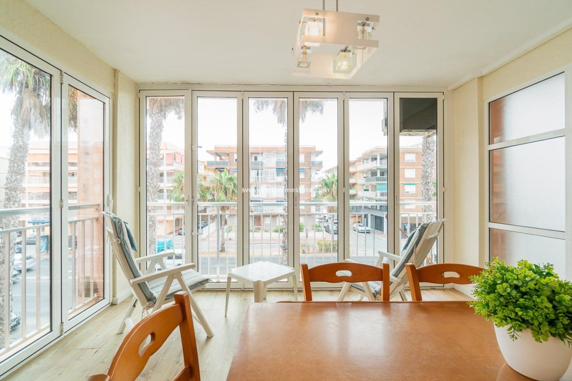 Reventa - Apartamento -
Torrevieja - Playa de los Naufragos