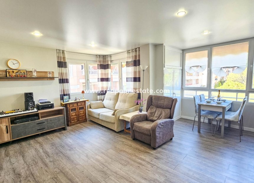 Reventa - Apartamento -
Torrevieja - Playa del Cura