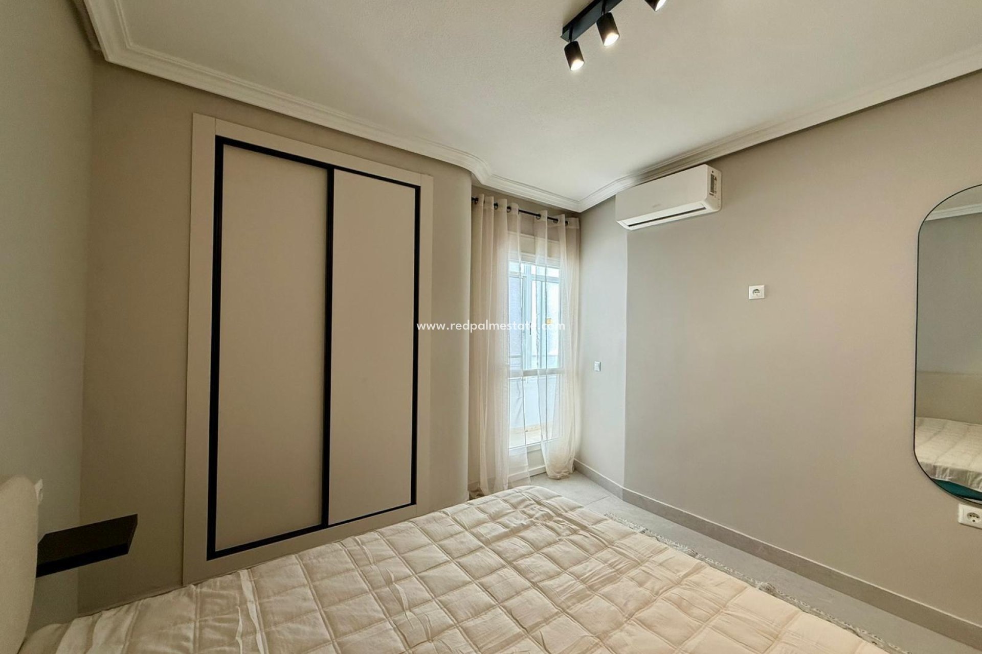 Reventa - Apartamento -
Torrevieja - Playa del Cura