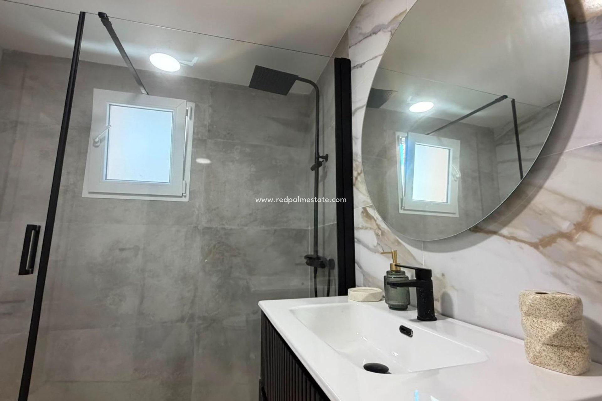 Reventa - Apartamento -
Torrevieja - Playa del Cura