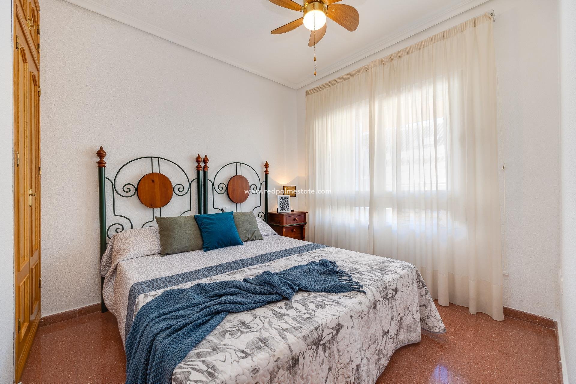 Reventa - Apartamento -
Torrevieja - Playa del Cura