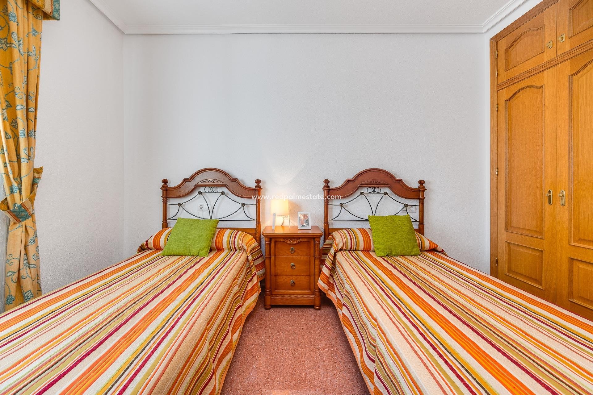 Reventa - Apartamento -
Torrevieja - Playa del Cura