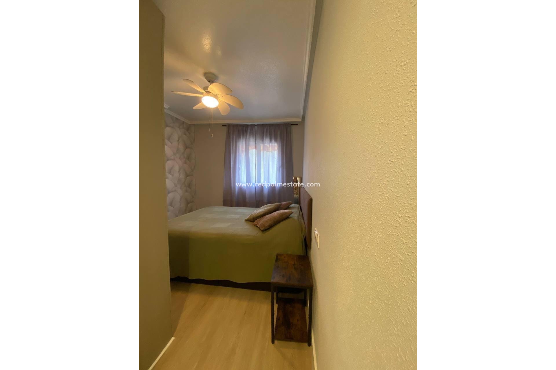Reventa - Apartamento -
Torrevieja - Playa del Cura