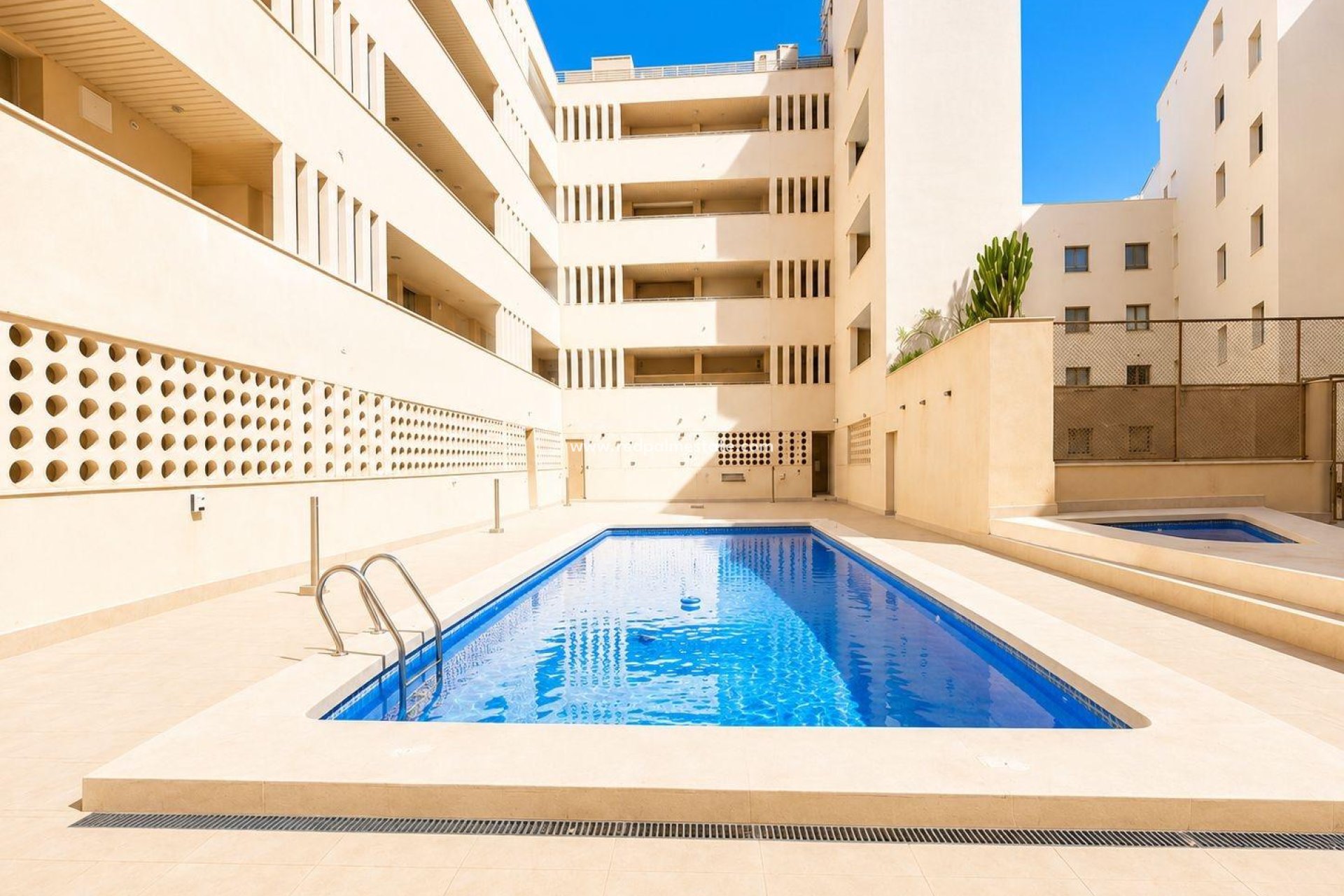 Reventa - Apartamento -
Torrevieja - Playa del Cura