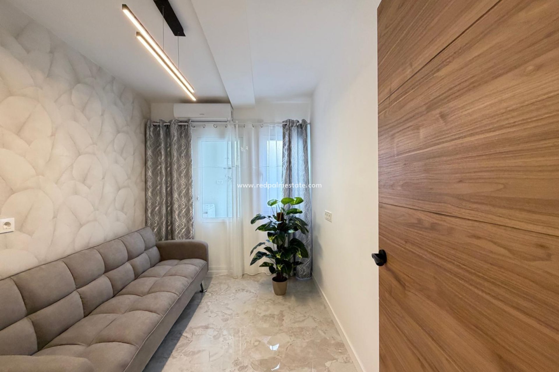 Reventa - Apartamento -
Torrevieja - Playa del Cura