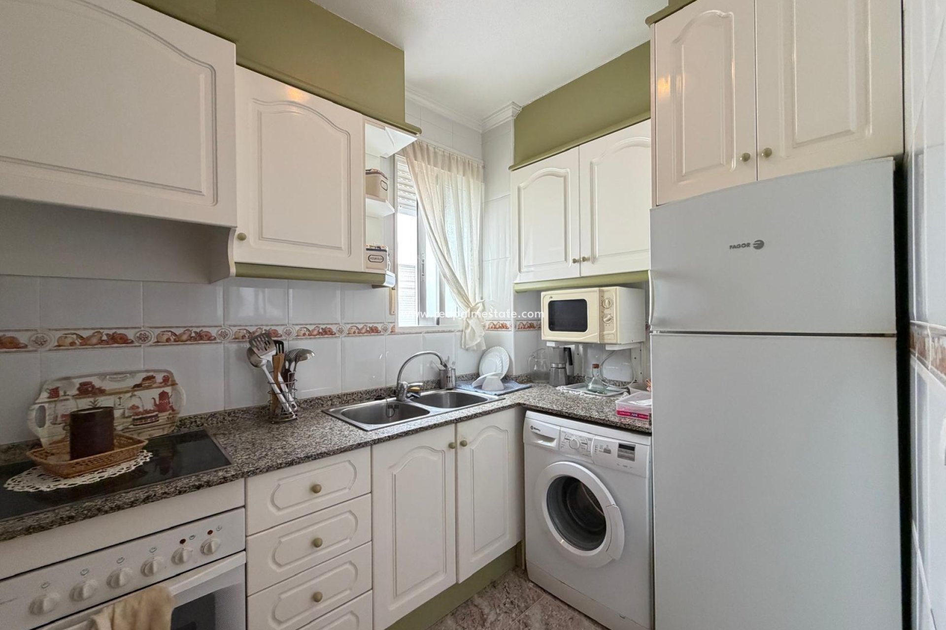 Reventa - Apartamento -
Torrevieja - Playa del Cura