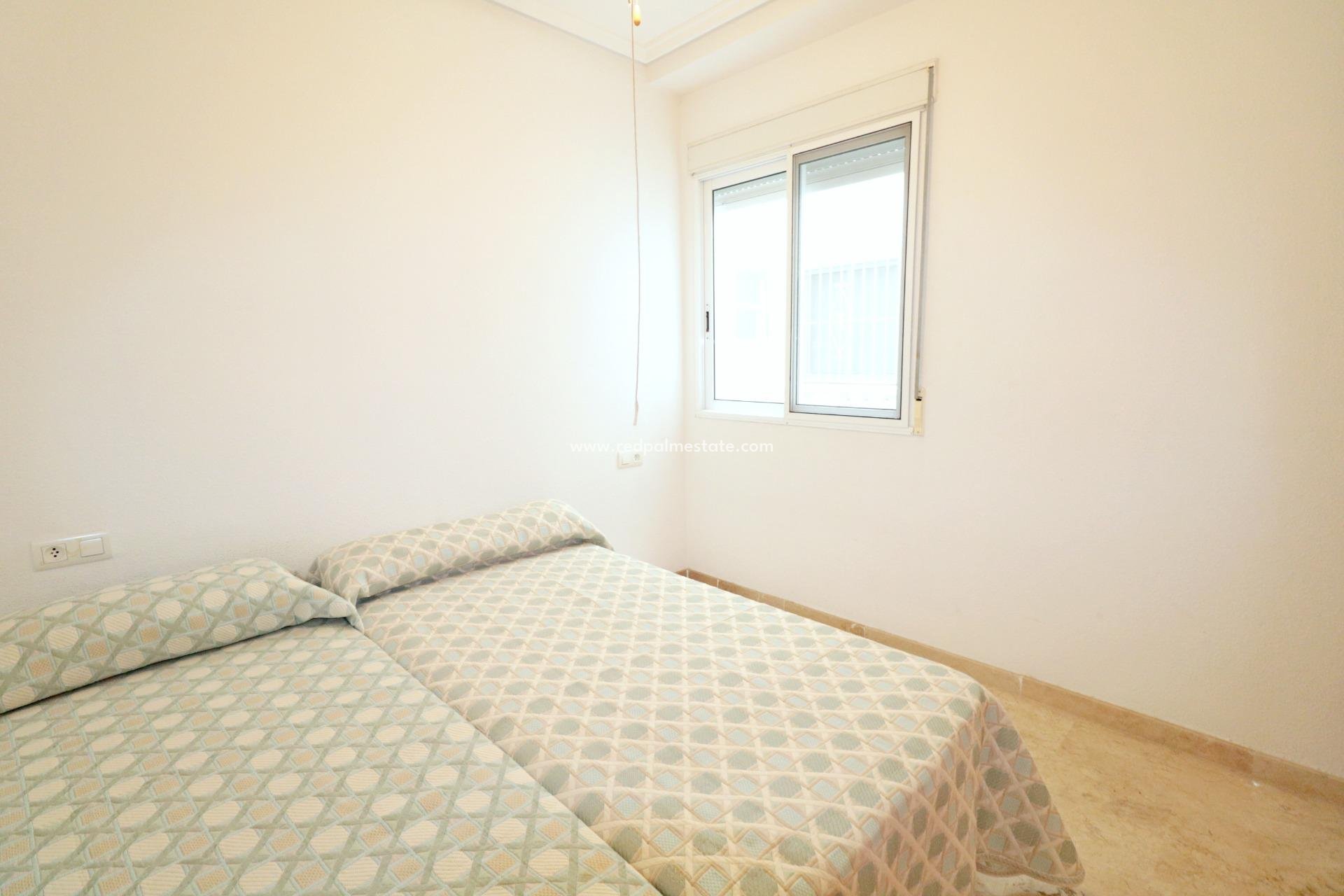 Reventa - Apartamento -
Torrevieja - Playa del Cura
