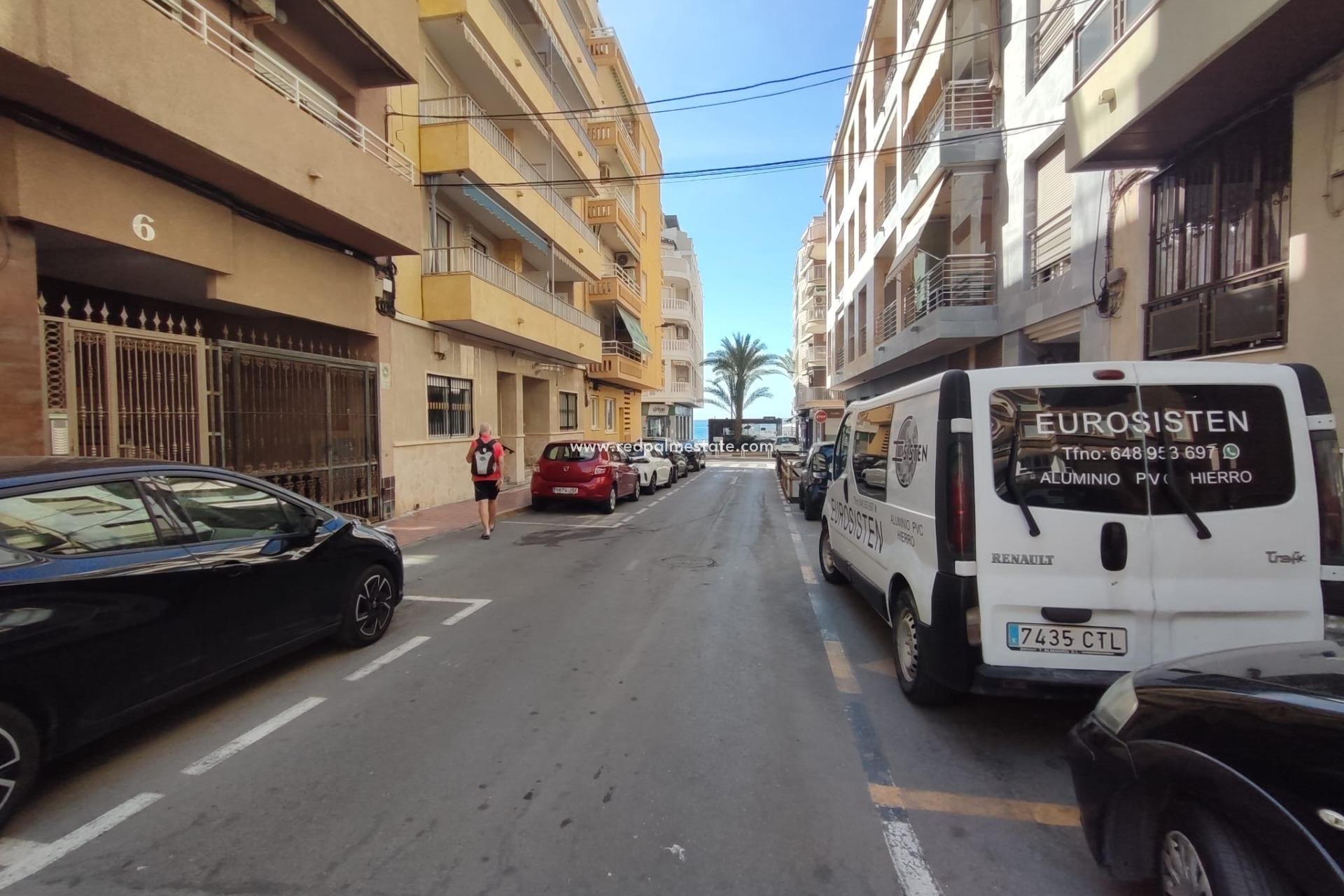 Reventa - Apartamento -
Torrevieja - Playa del Cura