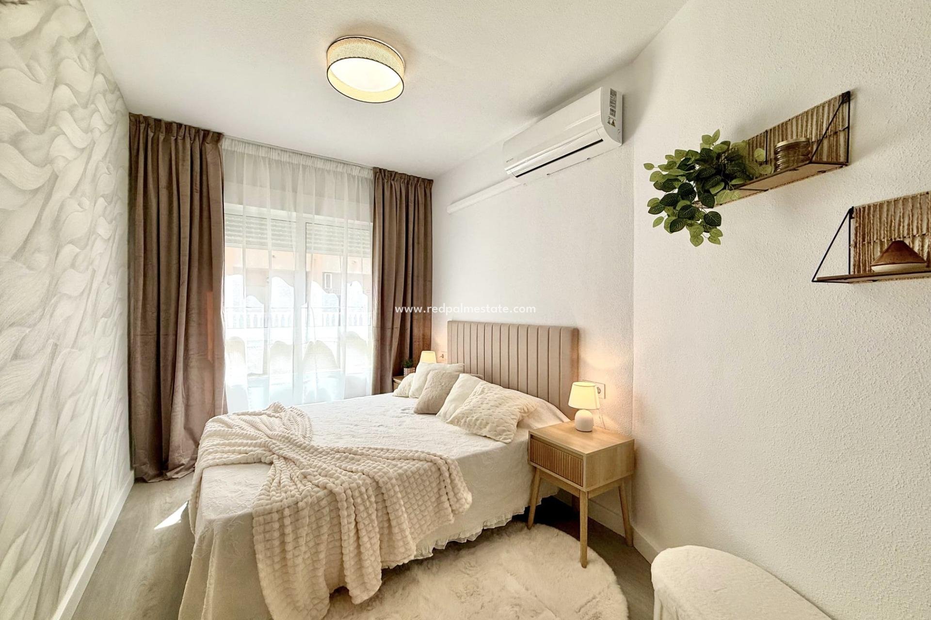 Reventa - Apartamento -
Torrevieja - Playa del Cura
